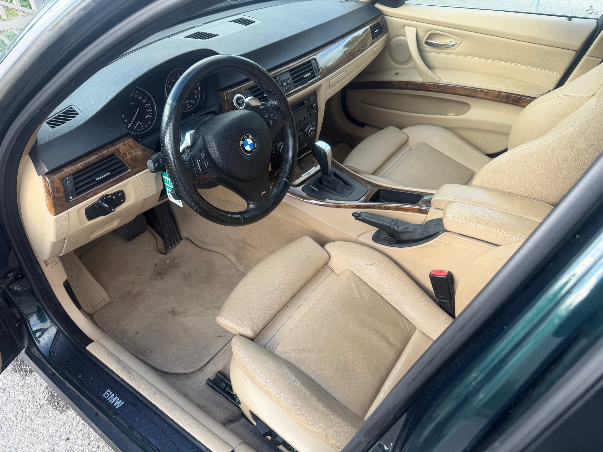 BMW 330xi Touring Steptronic-image-4