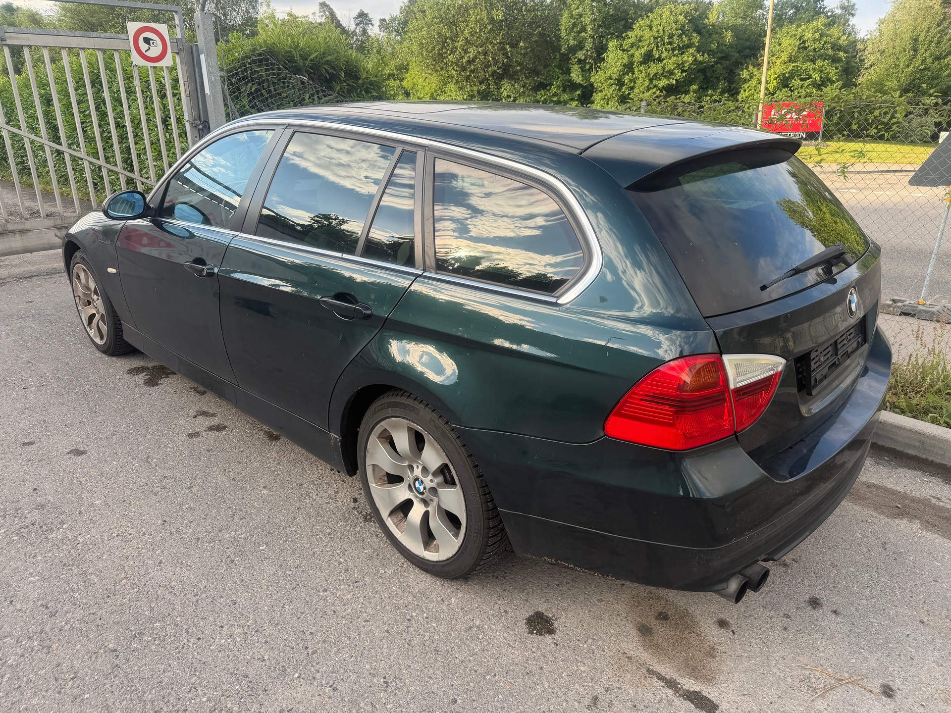 BMW 330xi Touring Steptronic-image-3