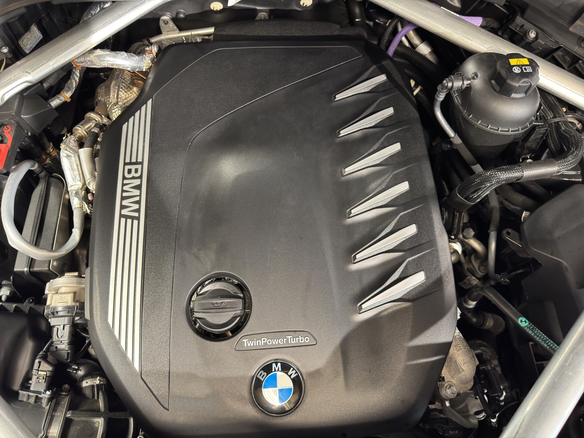 BMW X6 xDrive 48V 40d Steptronic M Sport-image-18