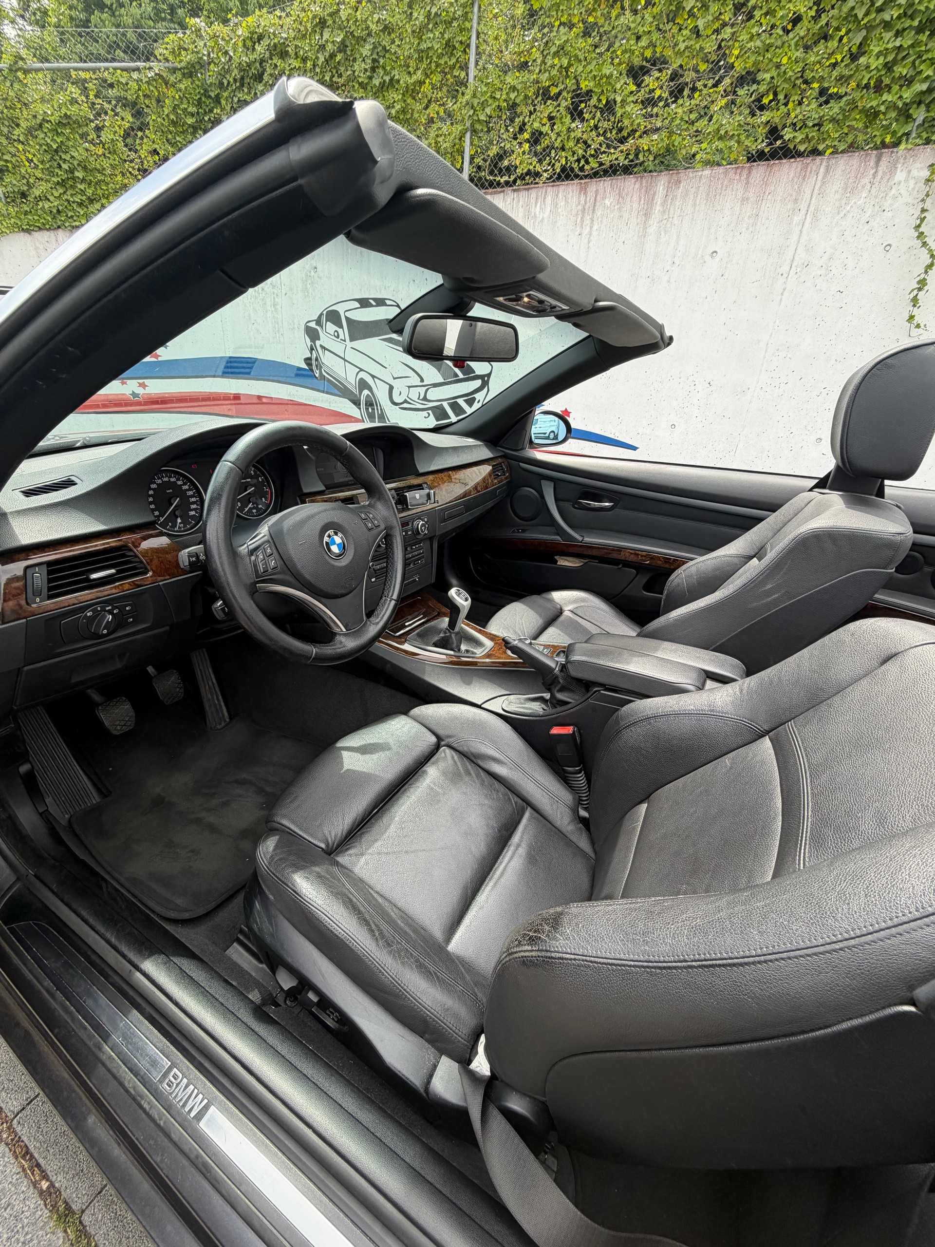 BMW 335i Cabriolet-image-7