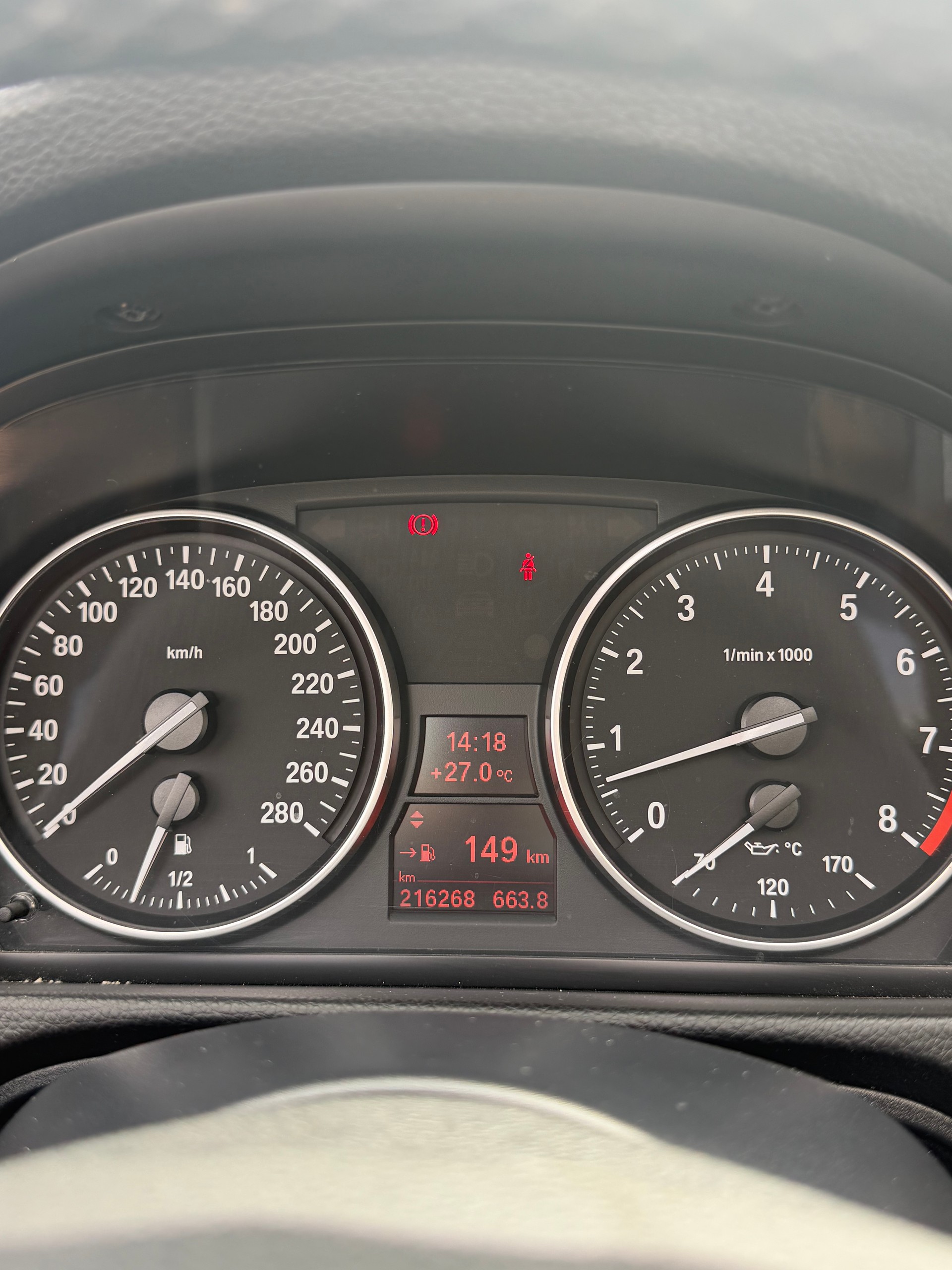 BMW 335i Cabriolet-image-8