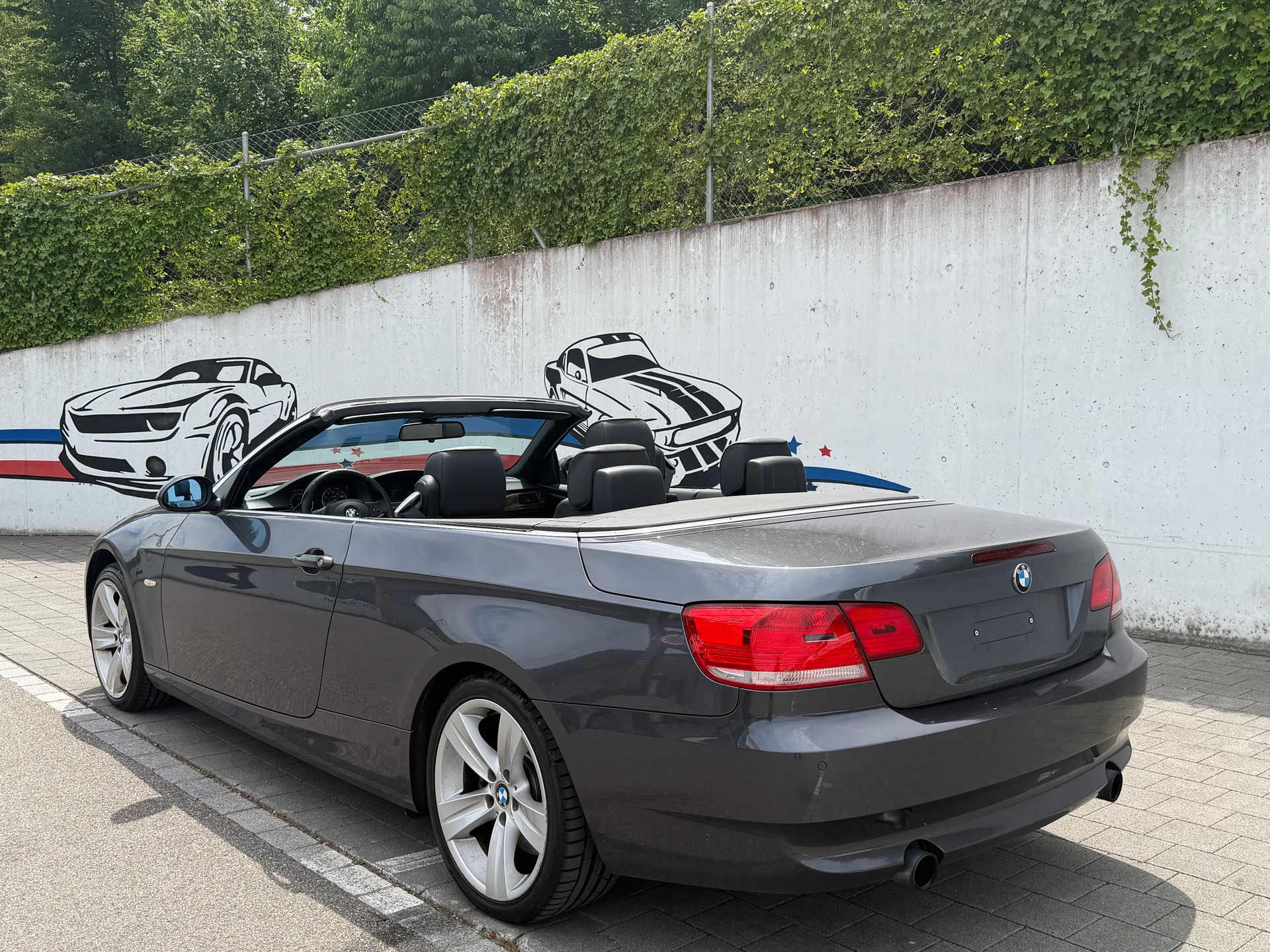BMW 335i Cabriolet-image-3