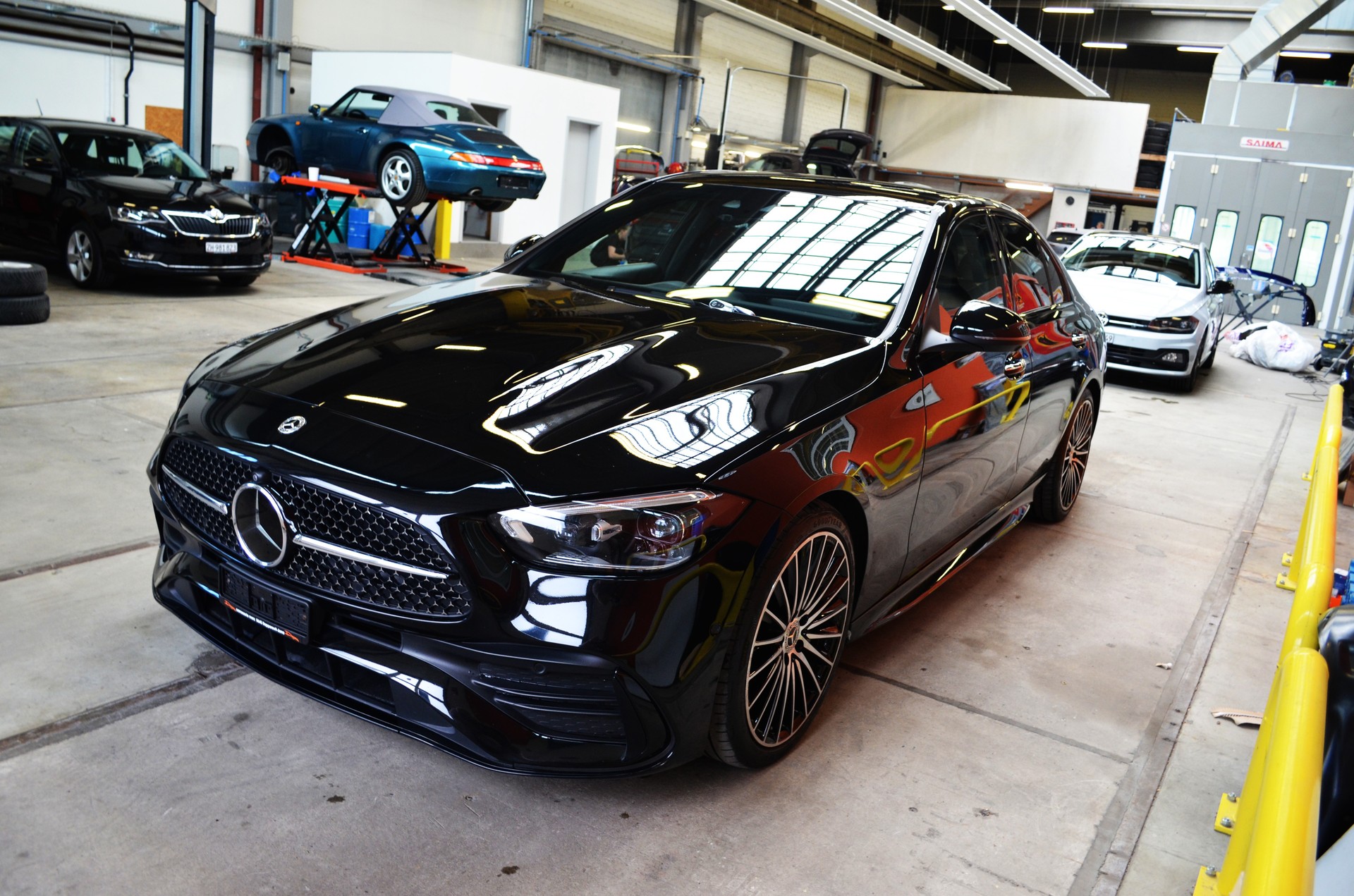 MERCEDES-BENZ C 200 4Matic AMG Line-image-2