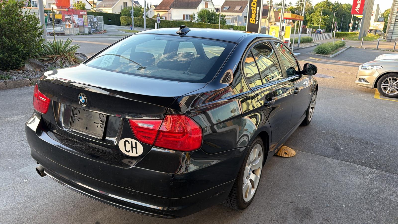 BMW 320d Steptronic-image-3