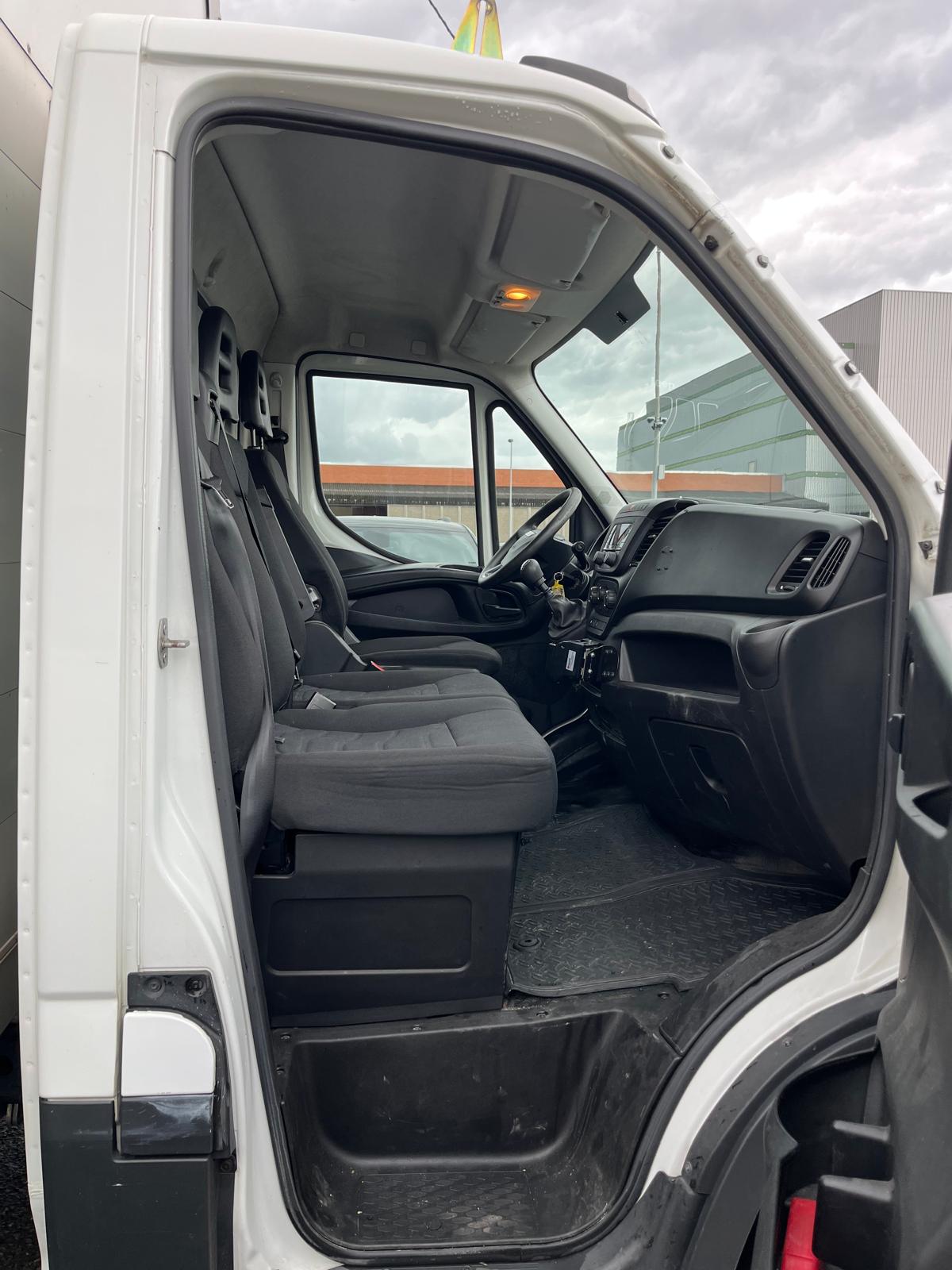 IVECO 35 S 18 Daily-image-8