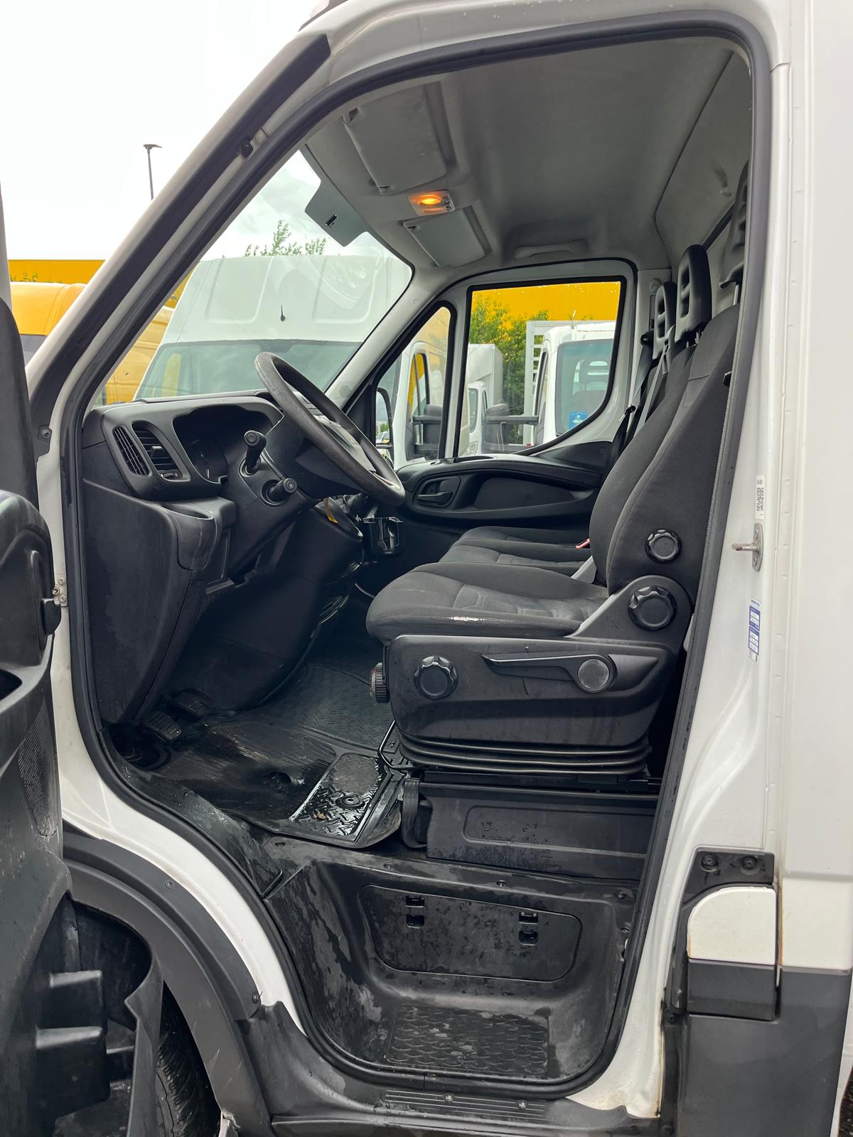 IVECO 35 S 18 Daily-image-7