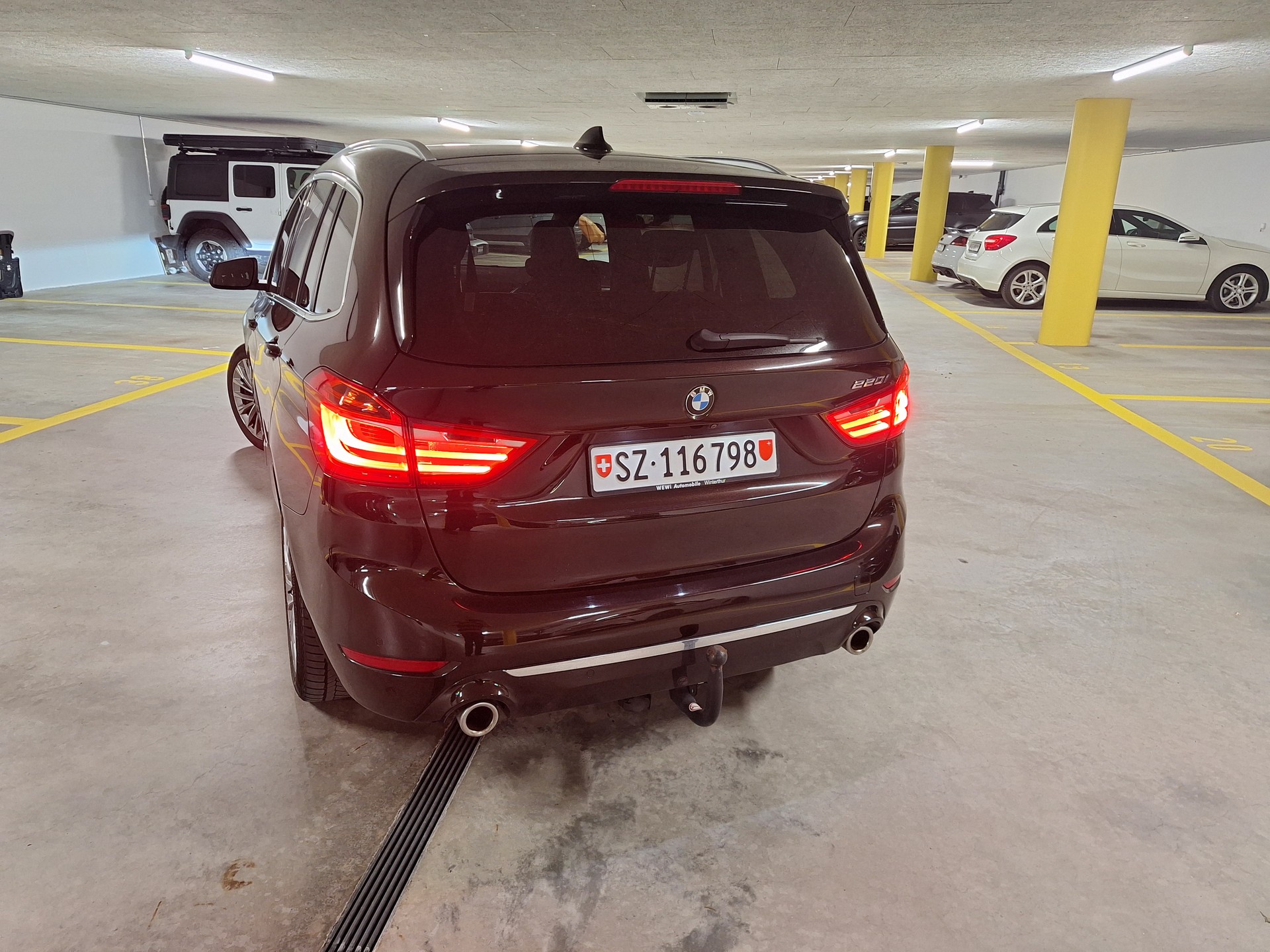BMW 220i-image-1