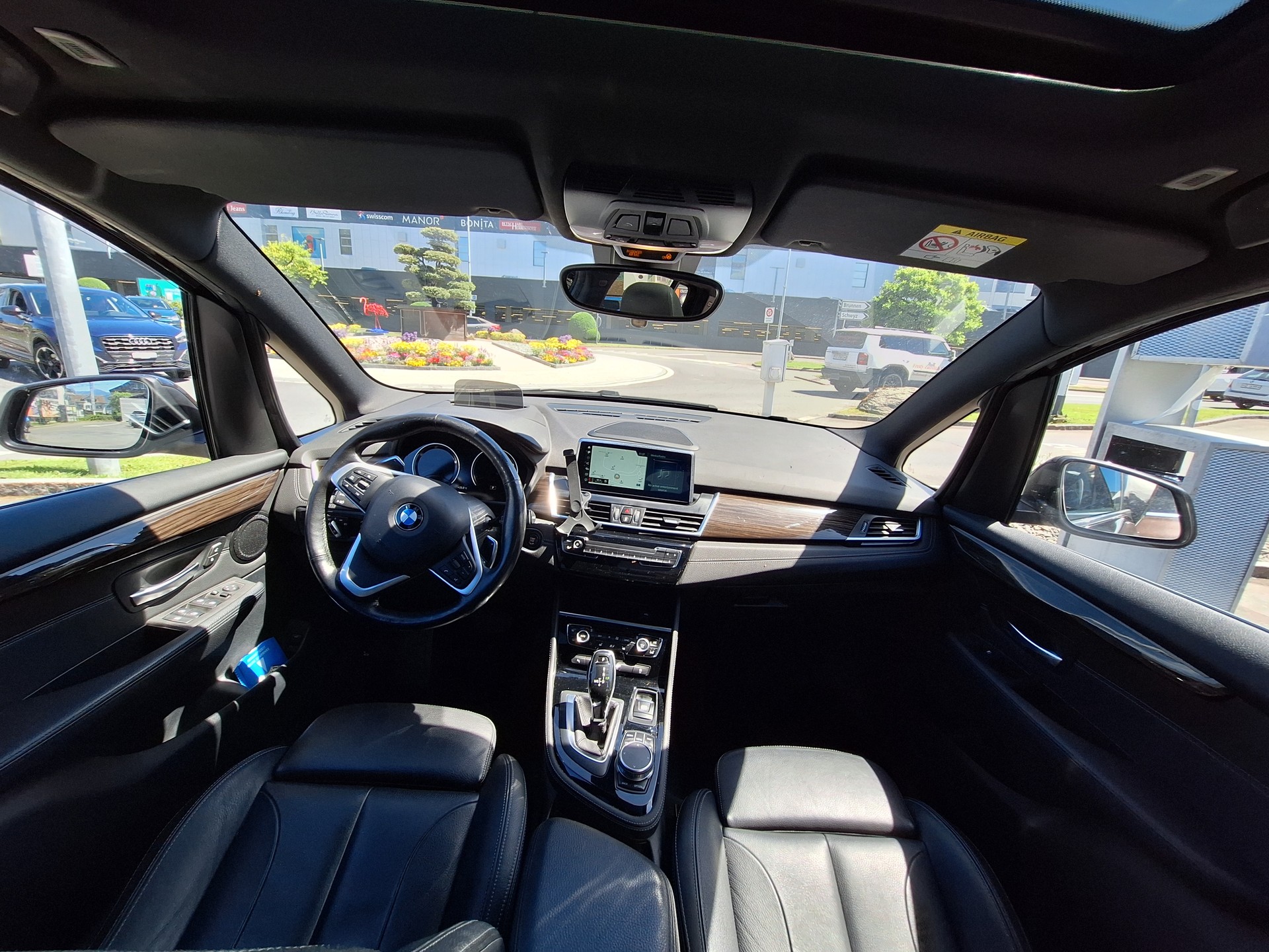 BMW 220i-image-5