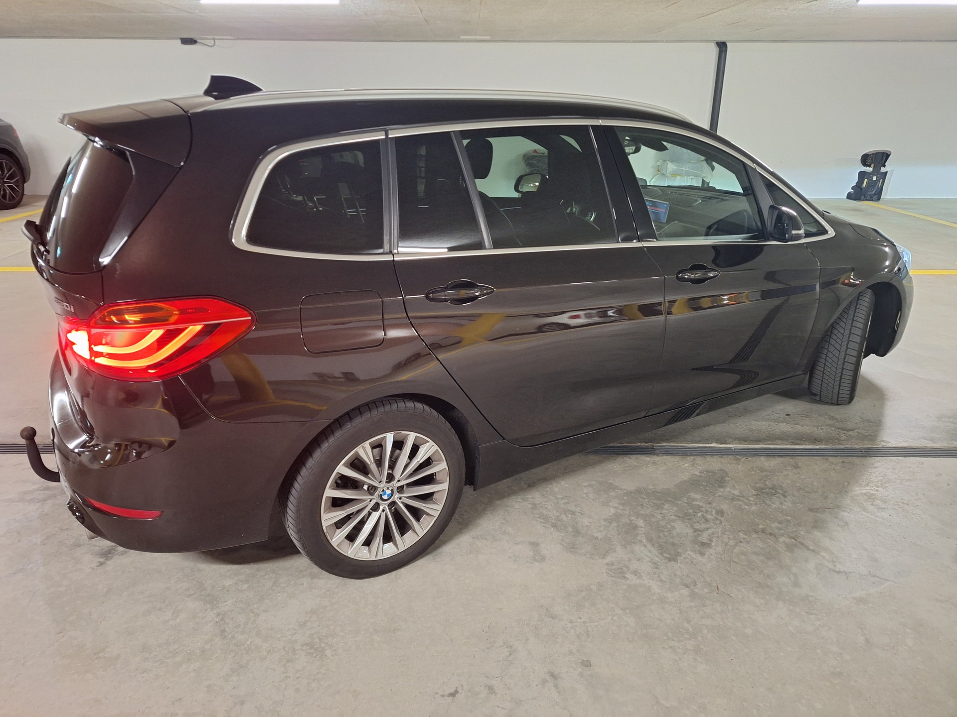 BMW 220i-image-2