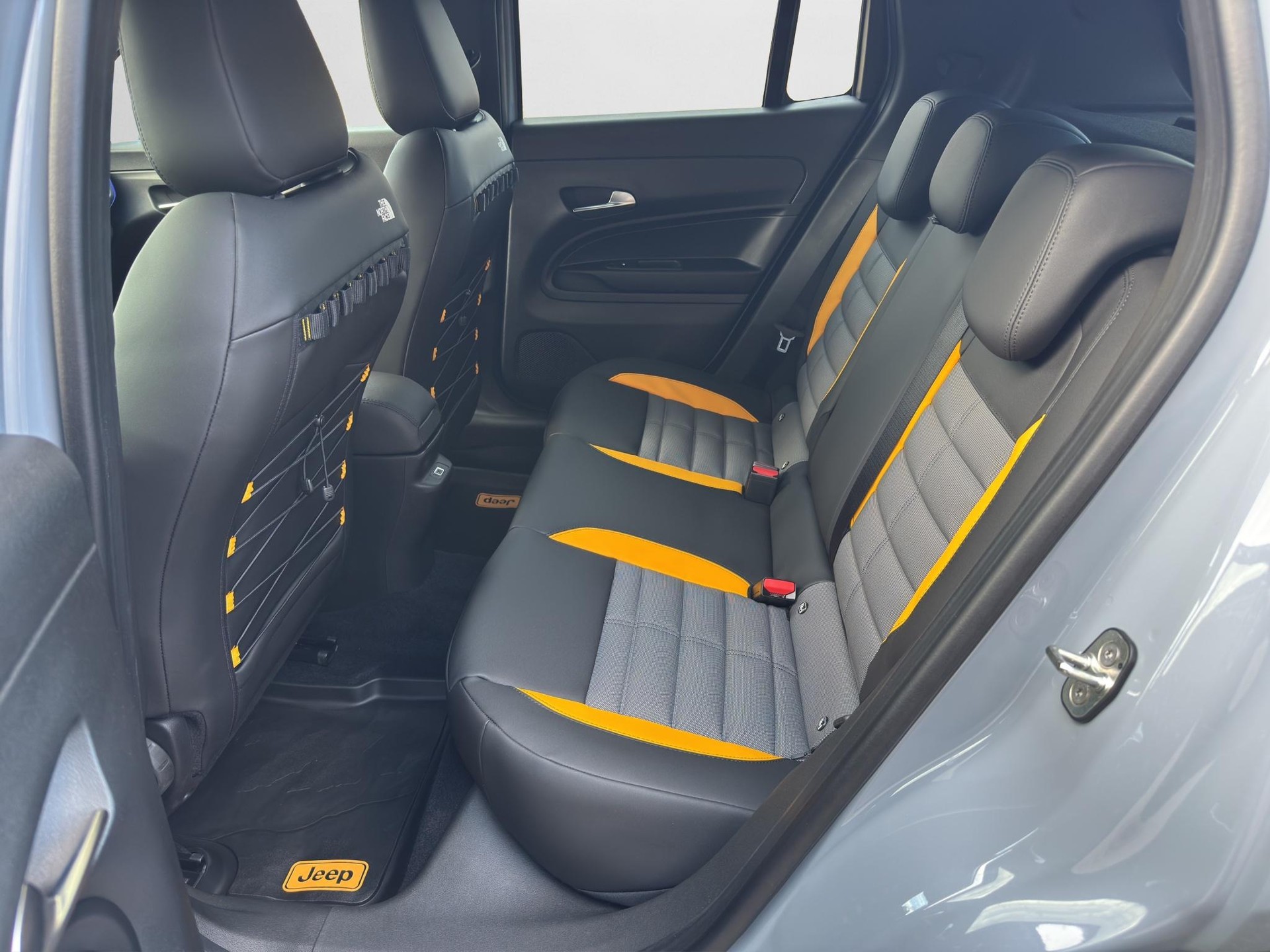 JEEP Avenger 1.2 MHEV The North Face 4xe-image-12