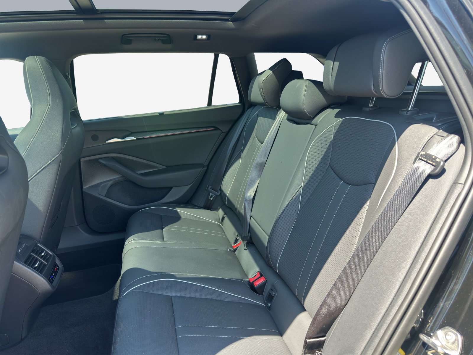 SKODA Superb Combi 1.5 TSI PHEV Sportline DSG-image-11