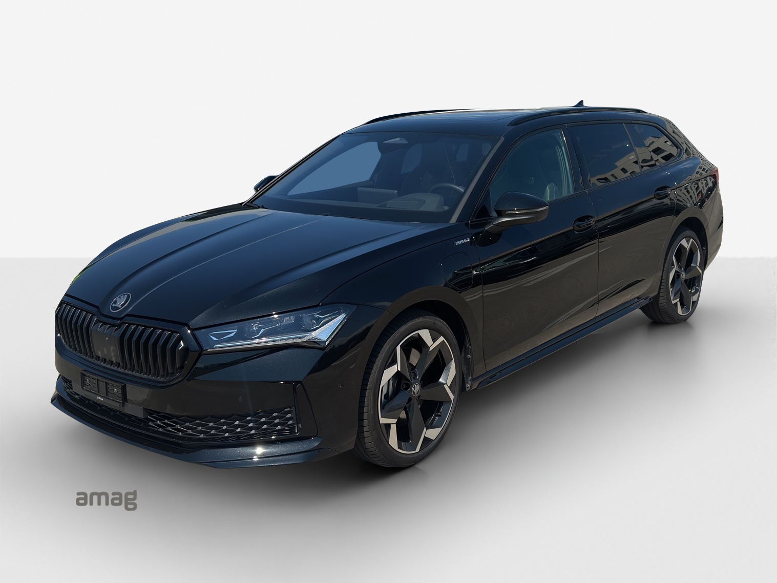 SKODA Superb Combi 1.5 TSI PHEV Sportline DSG-image-0