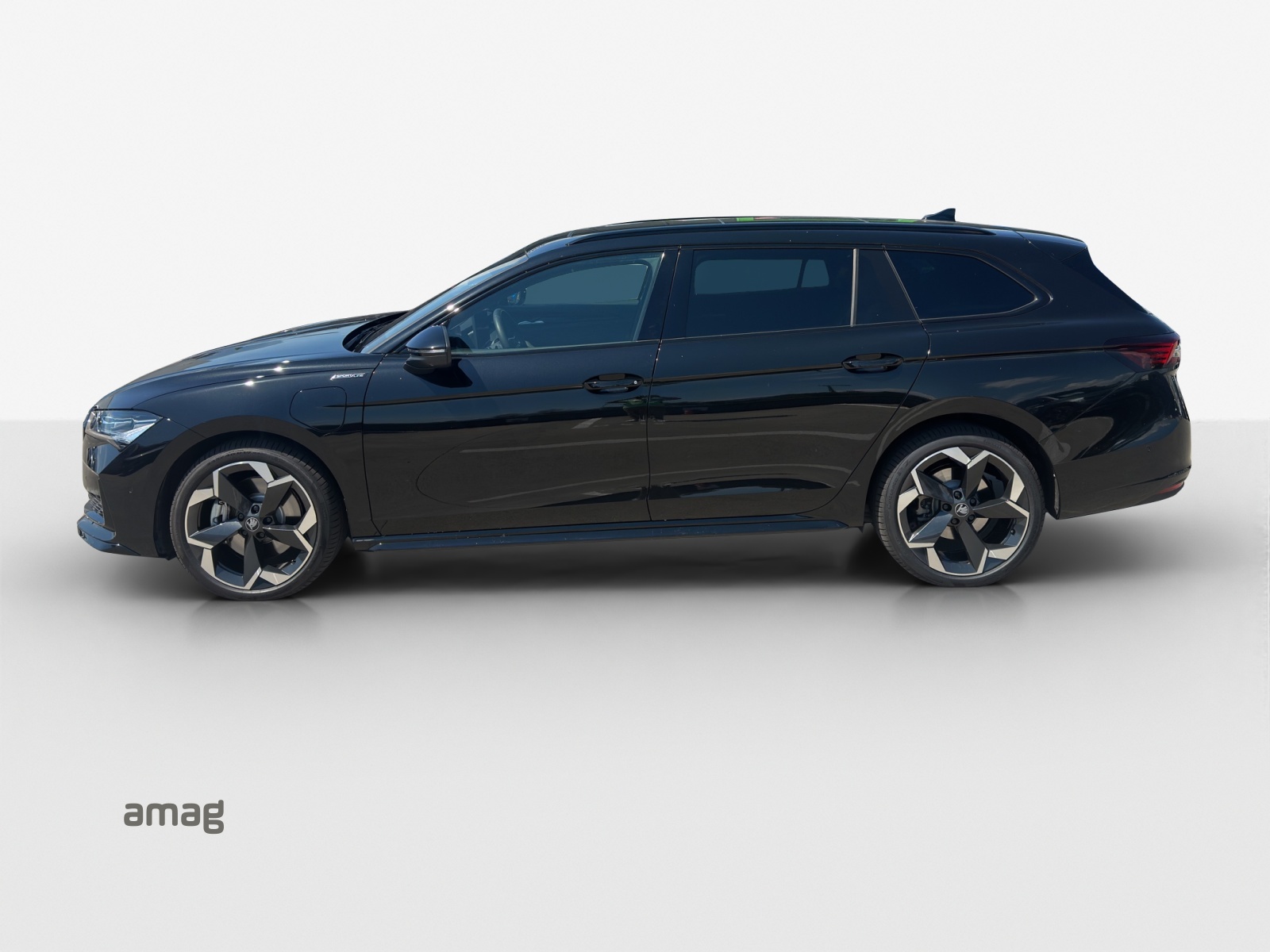 SKODA Superb Combi 1.5 TSI PHEV Sportline DSG-image-1