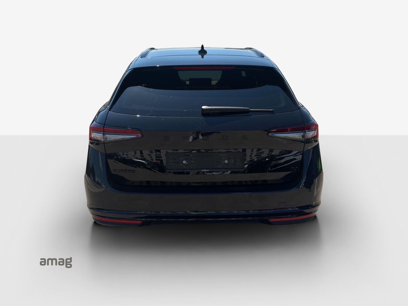 SKODA Superb Combi 1.5 TSI PHEV Sportline DSG-image-3