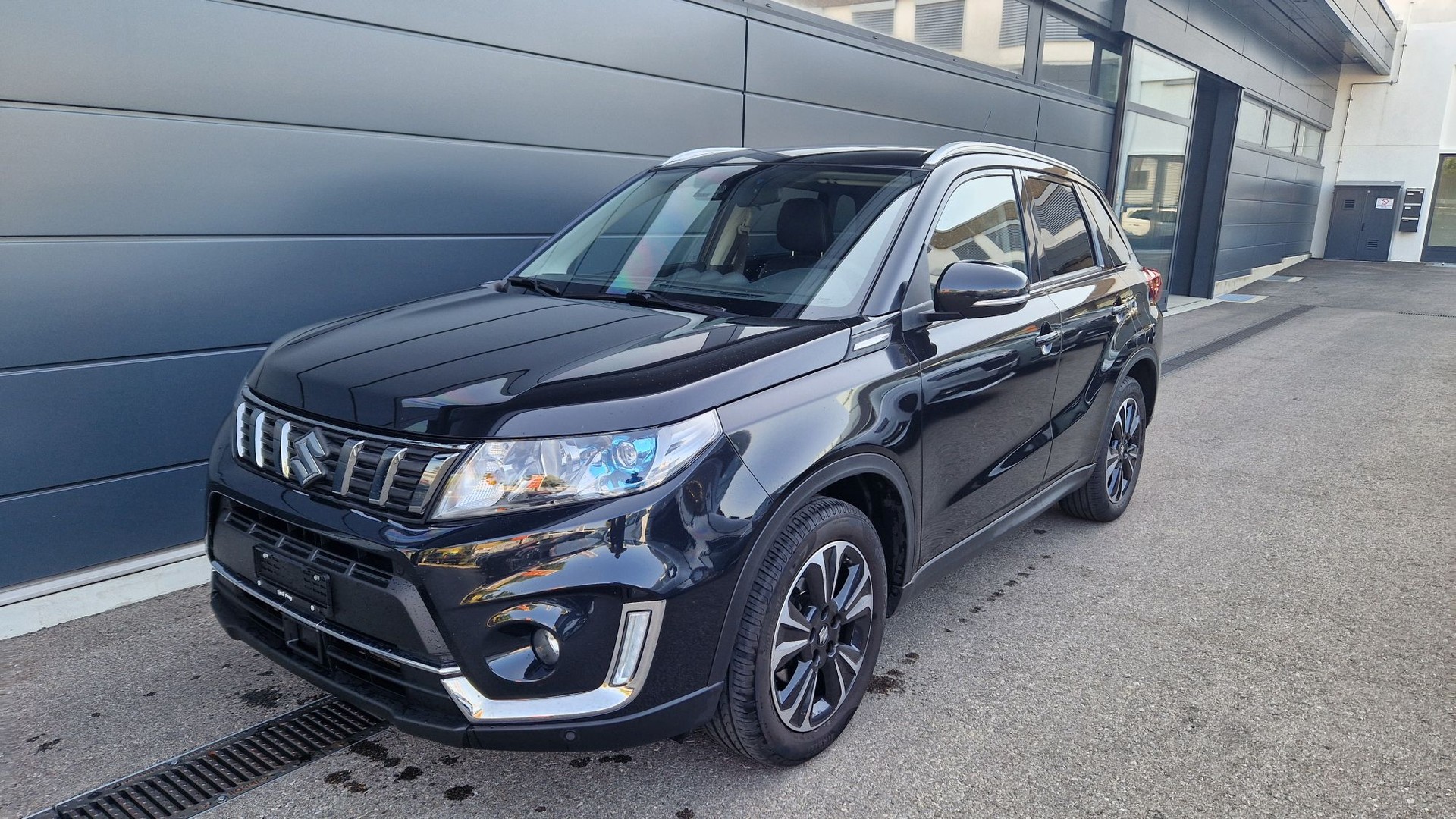 SUZUKI Vitara 1.4 Boosterjet Compact Top Automatic-image-3