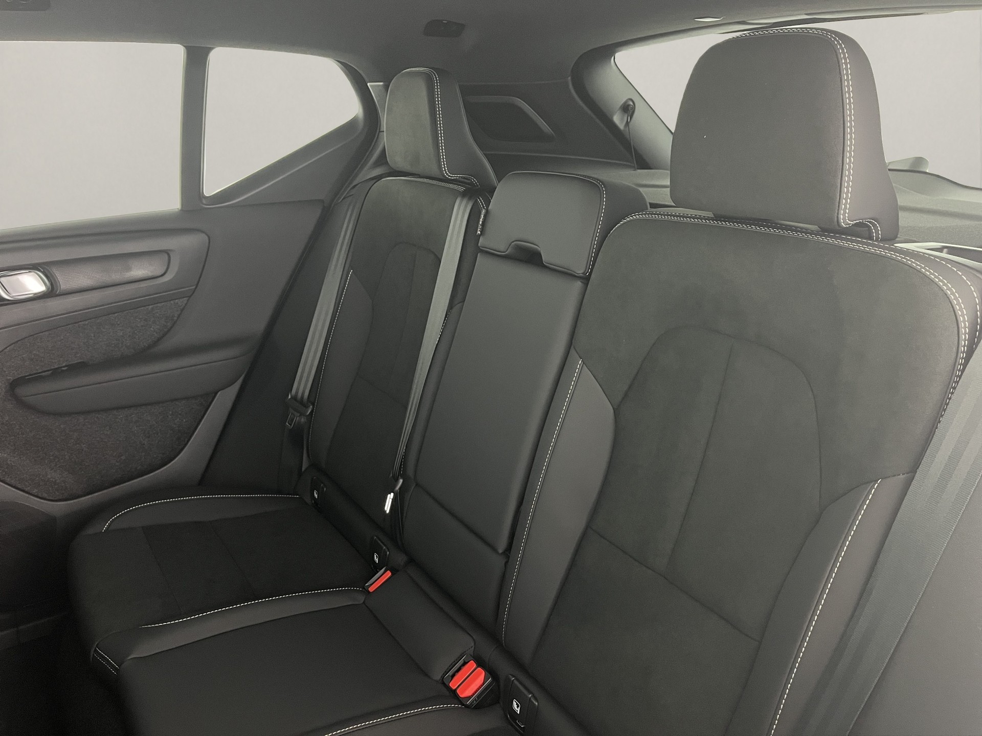 VOLVO EX40 Twin Performance Ultra AWD-image-16