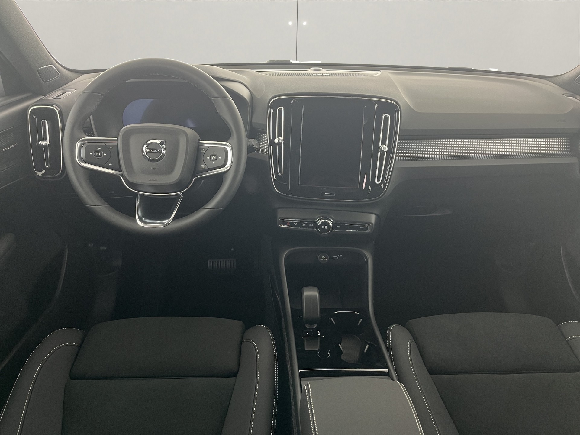 VOLVO EX40 Twin Performance Ultra AWD-image-9