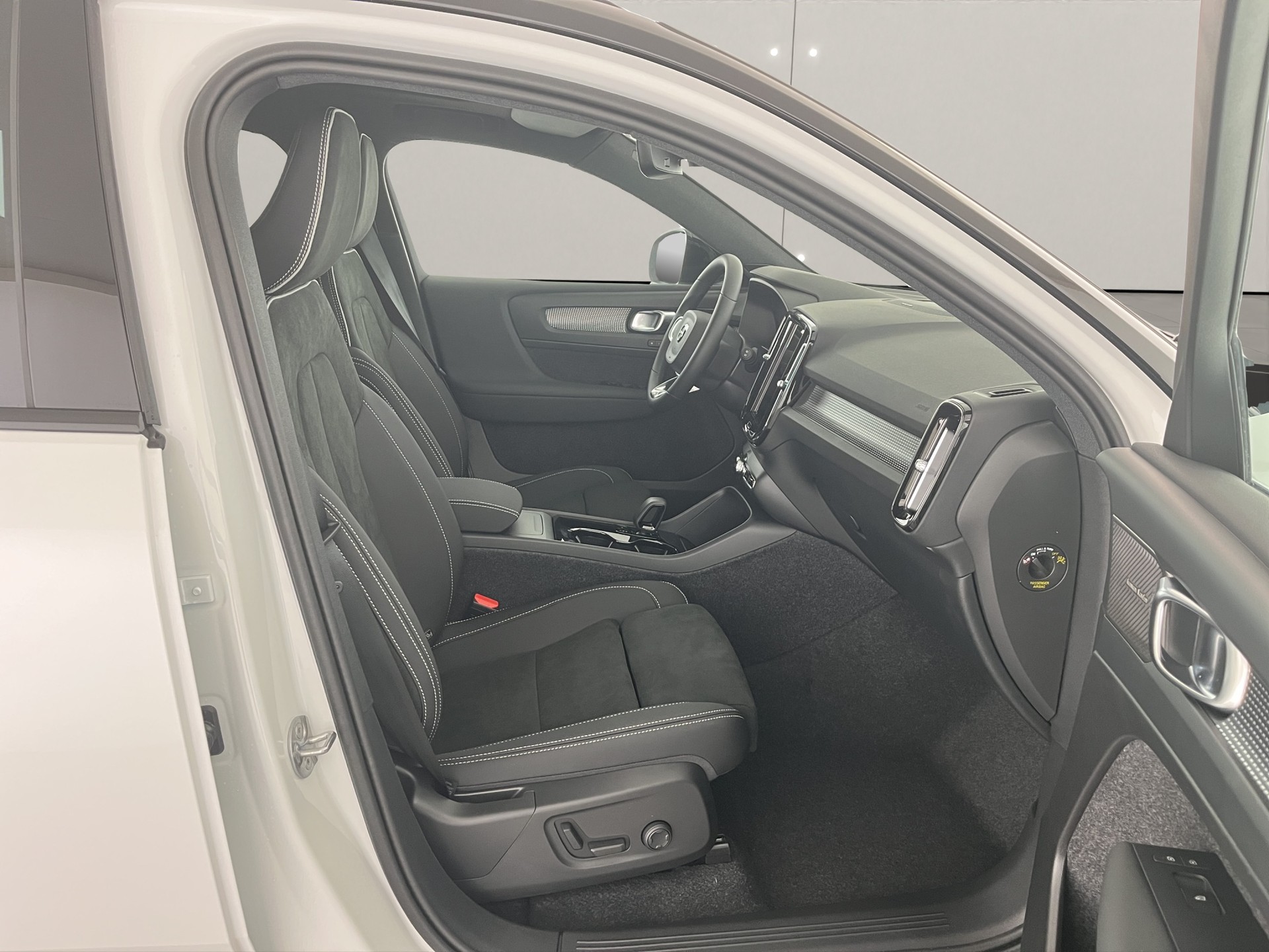 VOLVO EX40 Twin Performance Ultra AWD-image-7