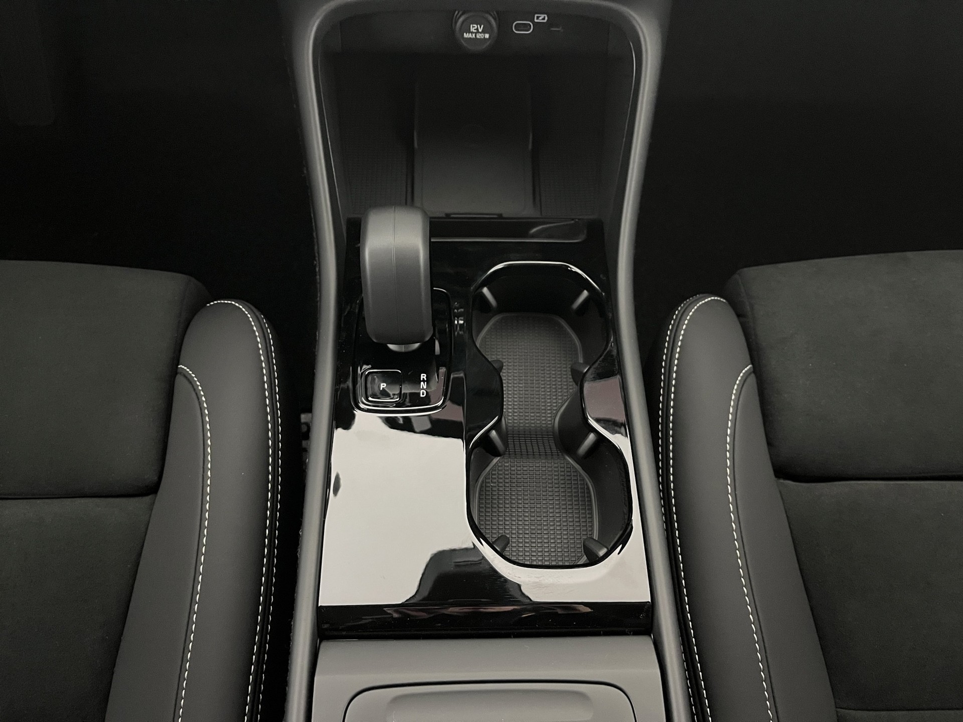 VOLVO EX40 Twin Performance Ultra AWD-image-14