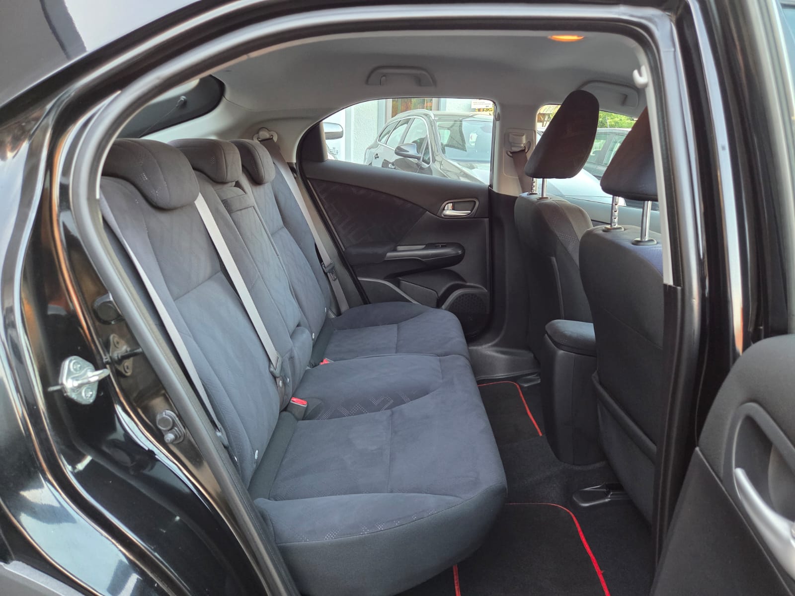 HONDA Civic 1.8i Sport Automatic-image-13