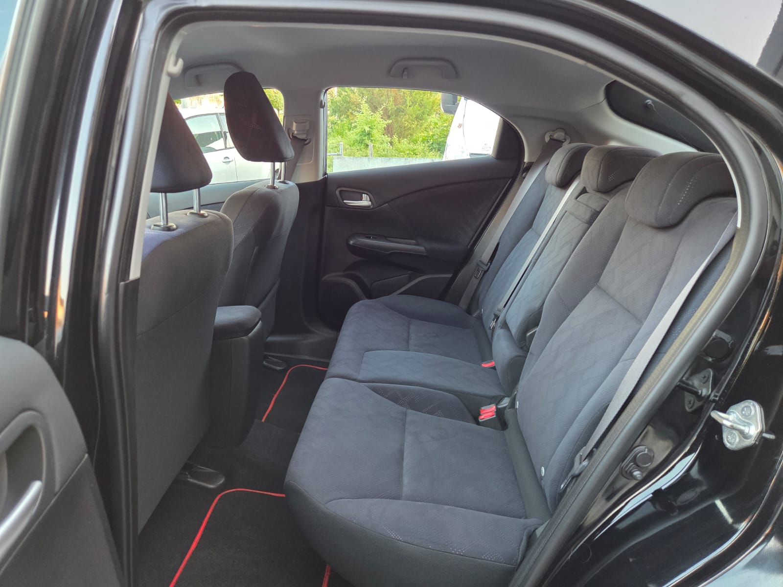 HONDA Civic 1.8i Sport Automatic-image-12