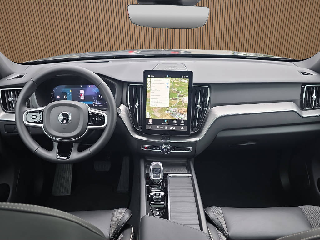VOLVO XC60 2.0 B5 MH Plus Black Edition AWD-image-17