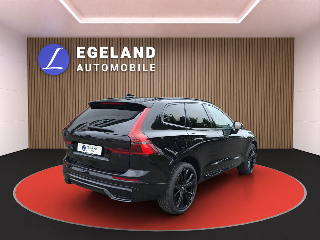 VOLVO XC60 2.0 B5 MH Plus Black Edition AWD-image-3