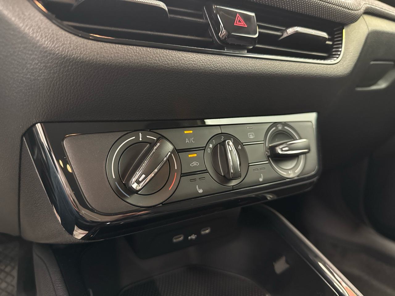 SKODA Fabia 1.0 TSI Selection DSG-image-7