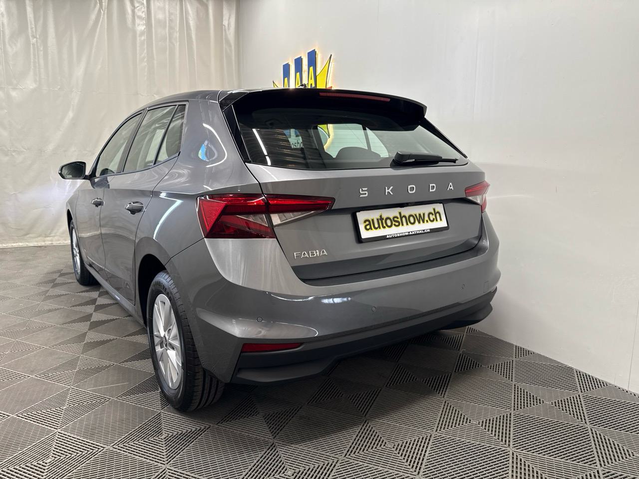 SKODA Fabia 1.0 TSI Selection DSG-image-12