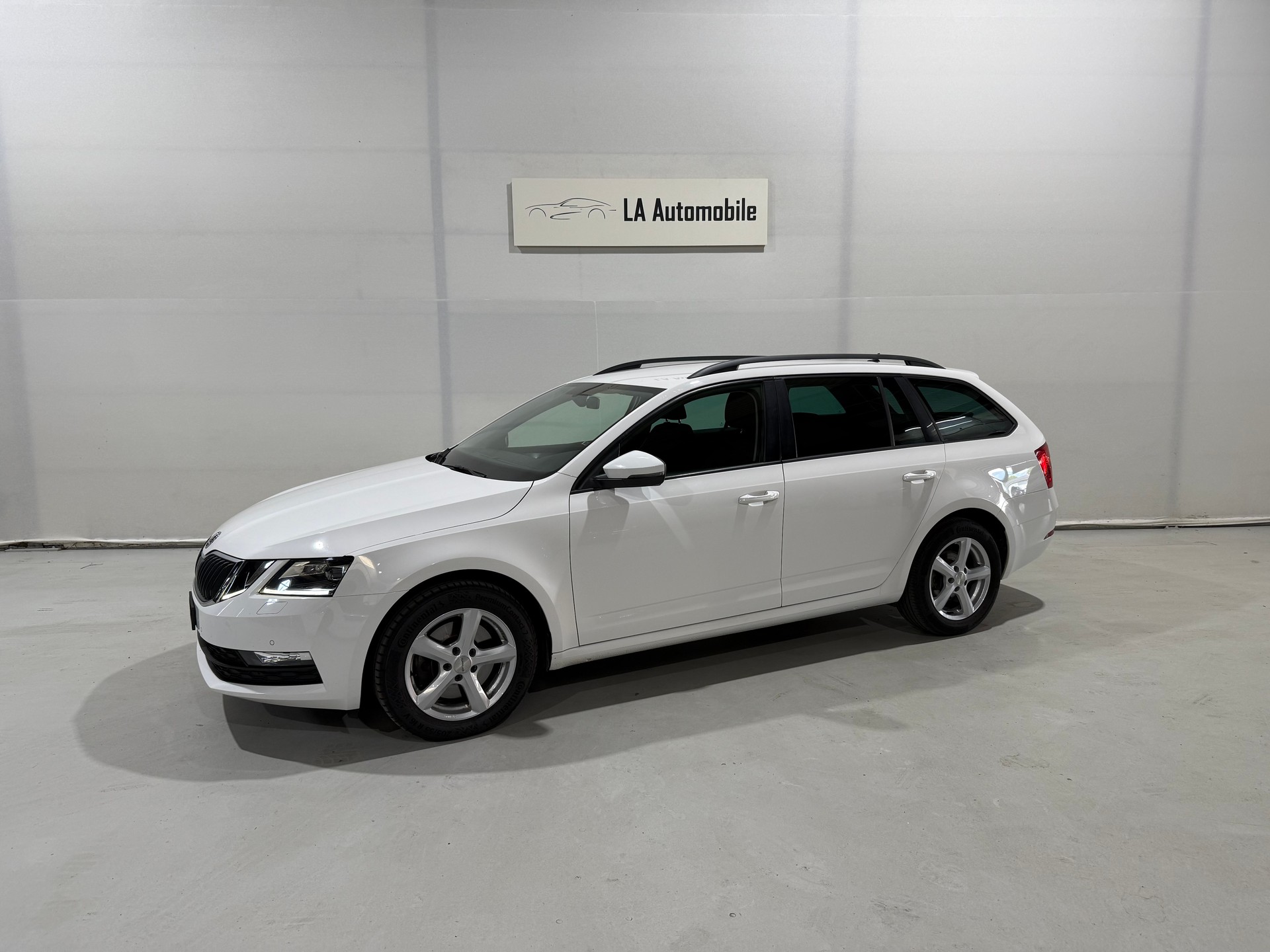 SKODA Octavia Combi 2.0 TDI Ambition 4x4 DSG-image-1