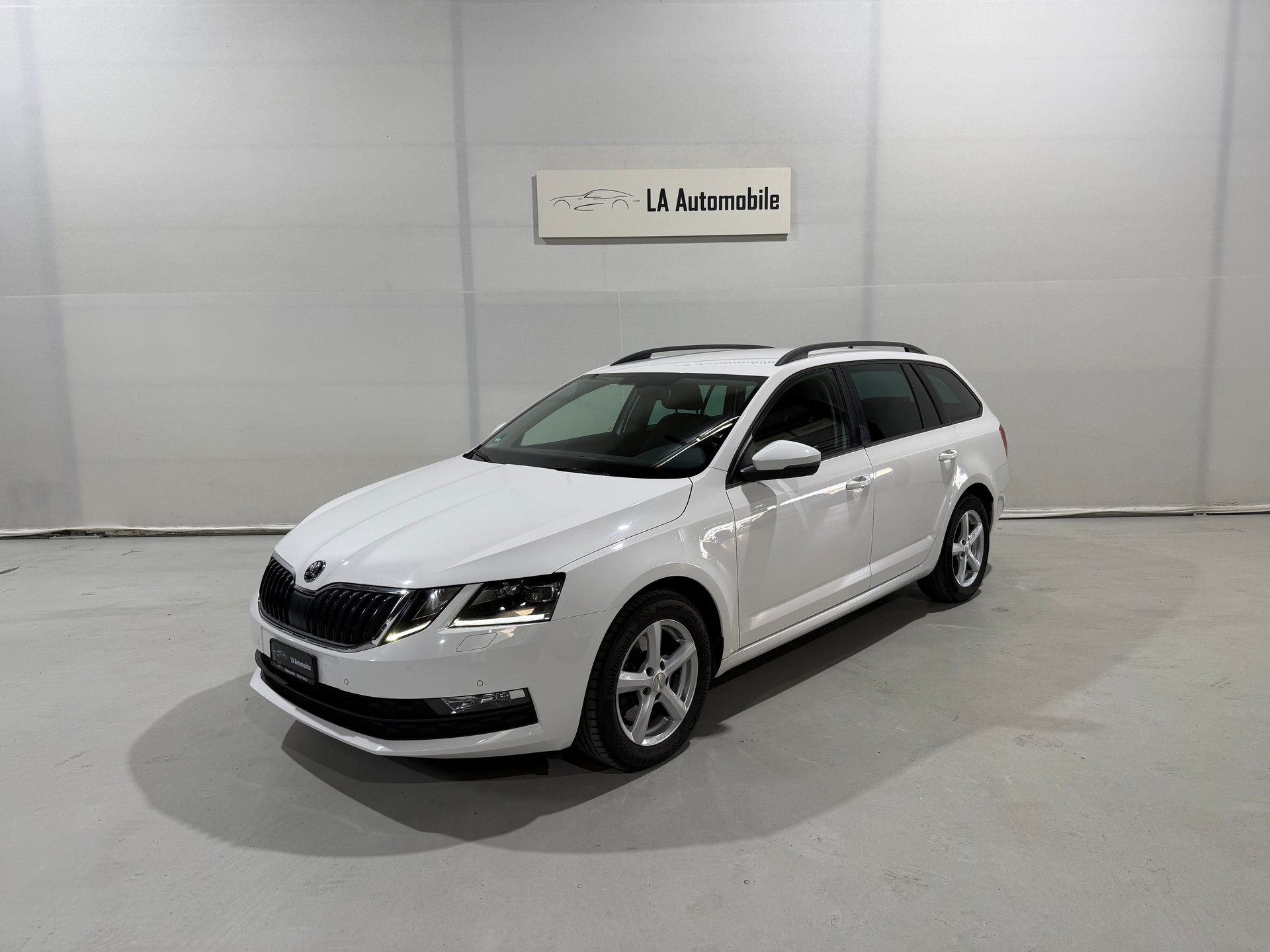 SKODA Octavia Combi 2.0 TDI Ambition 4x4 DSG-image-0