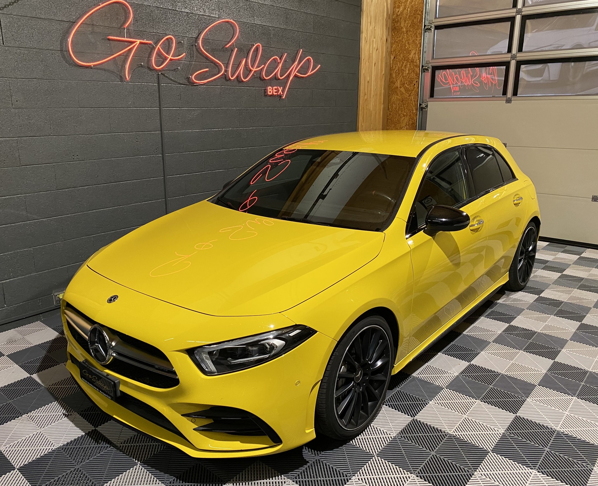 MERCEDES-BENZ A 35 AMG 4Matic Speedshift-image-6