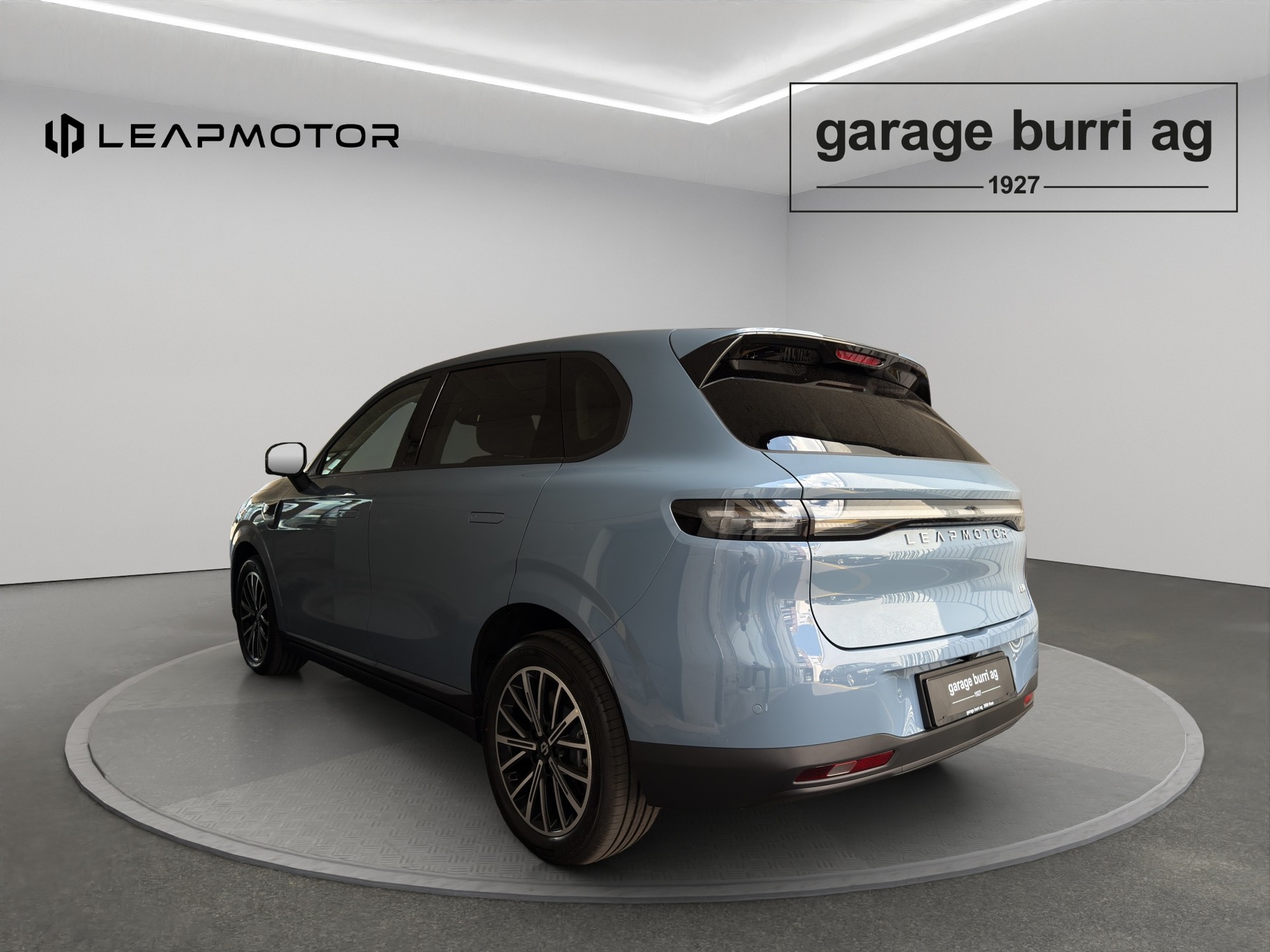 LEAPMOTOR B10 EV-image-1