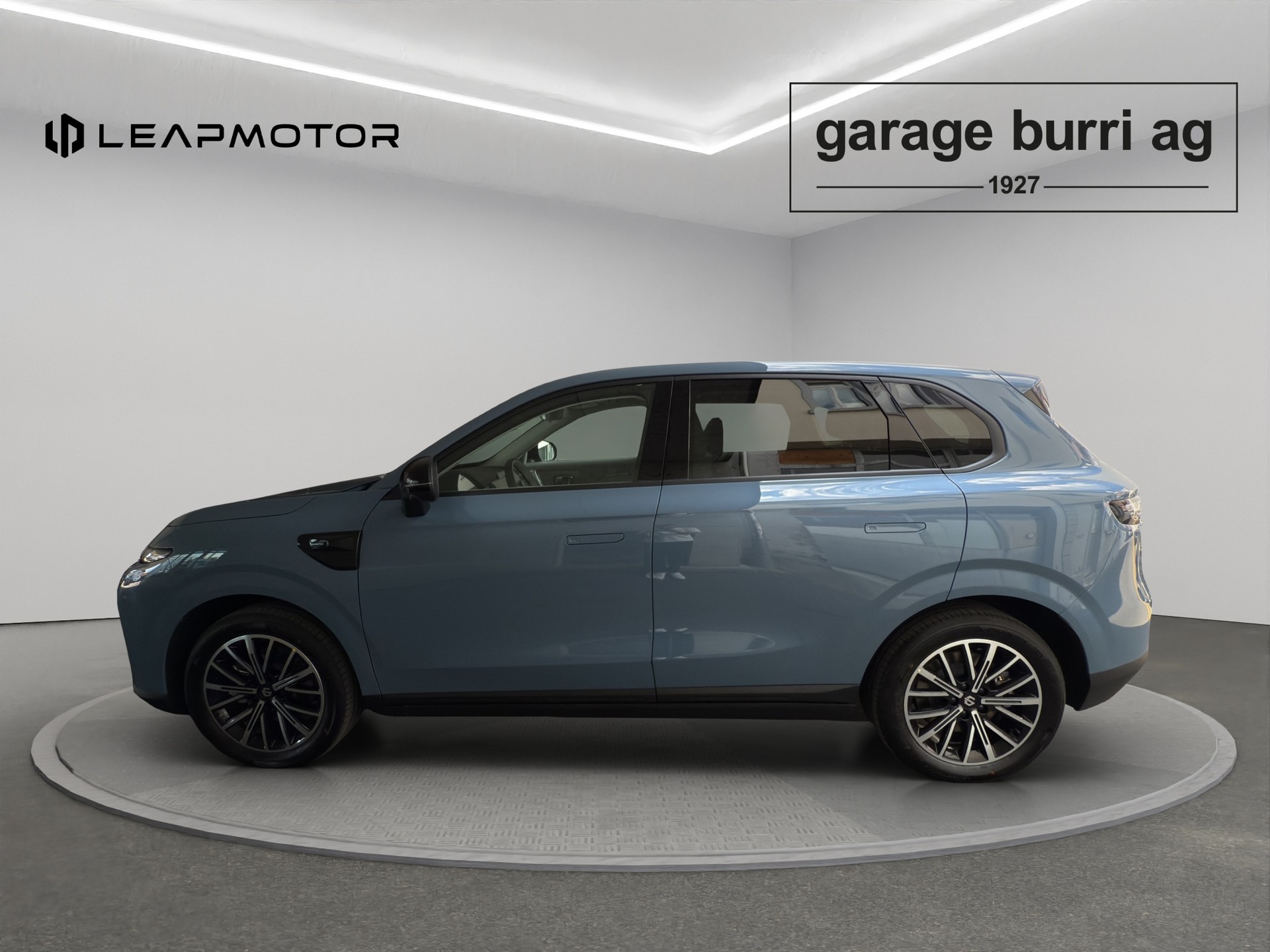 LEAPMOTOR B10 EV-image-2