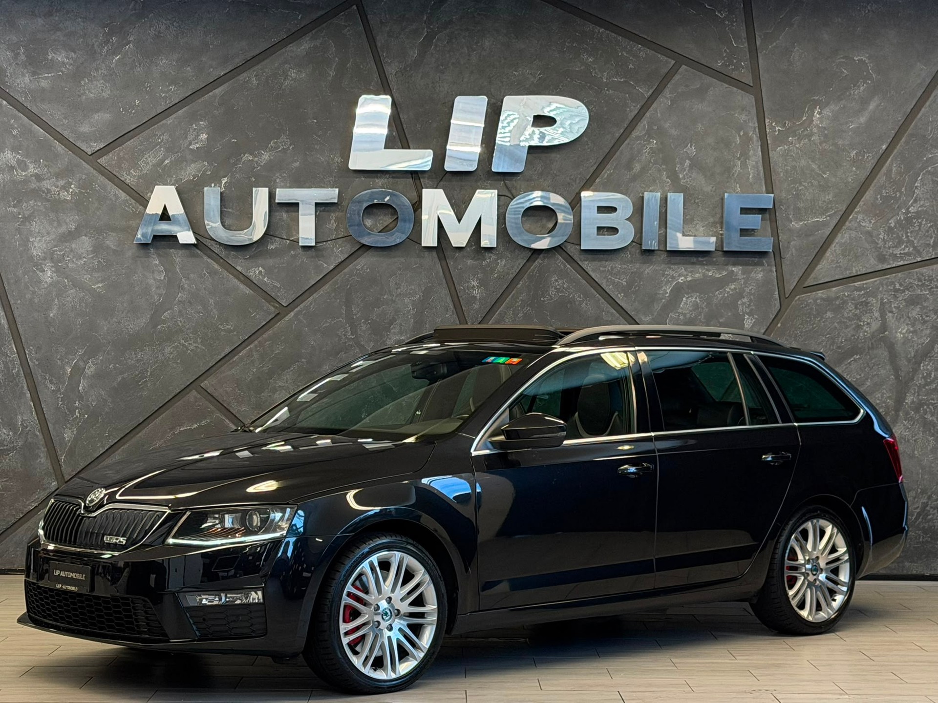 SKODA Octavia Combi 2.0 TSI RS-image-0