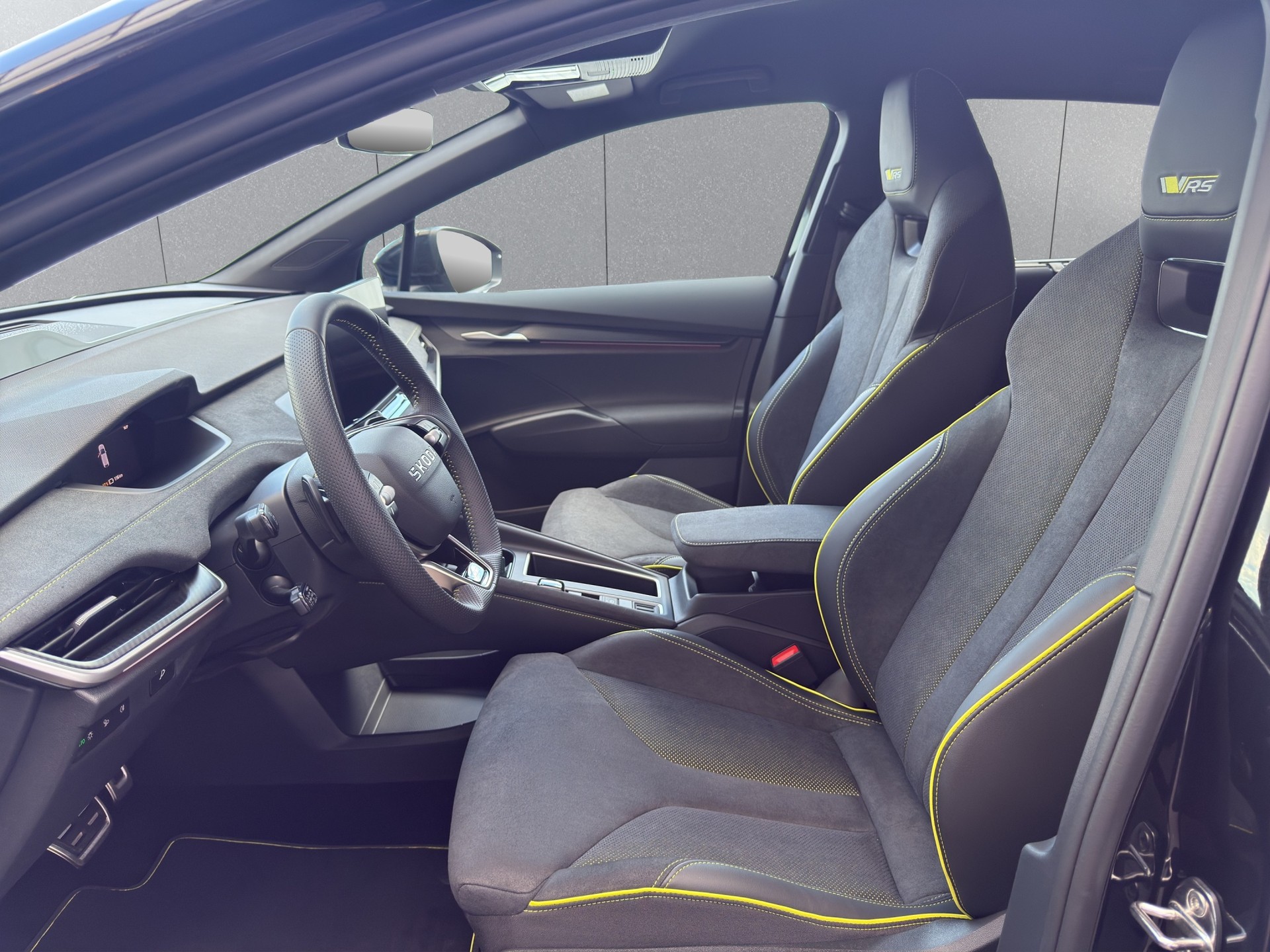 SKODA Elroq RS 4x4-image-10