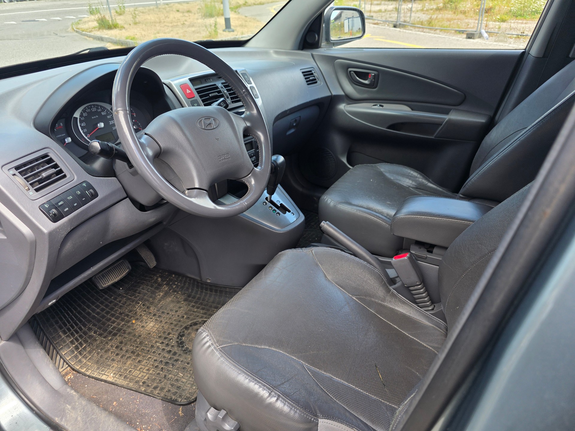 HYUNDAI Tucson 2.7 V6 GLS 4WD. AUFPREIS KANN FRISCH MFK-image-10