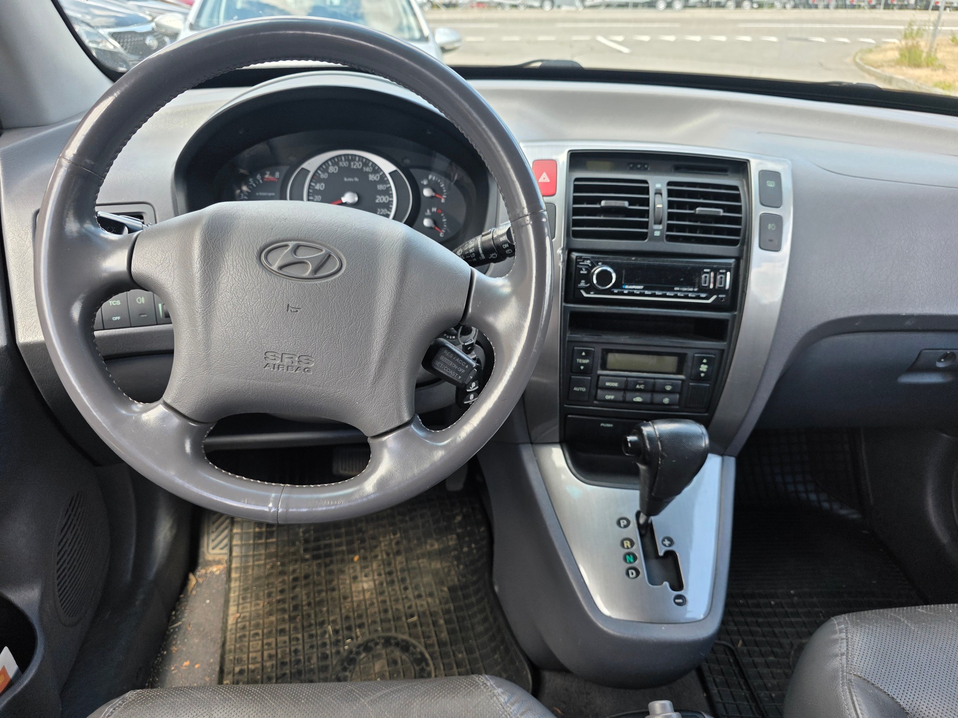 HYUNDAI Tucson 2.7 V6 GLS 4WD. AUFPREIS KANN FRISCH MFK-image-12