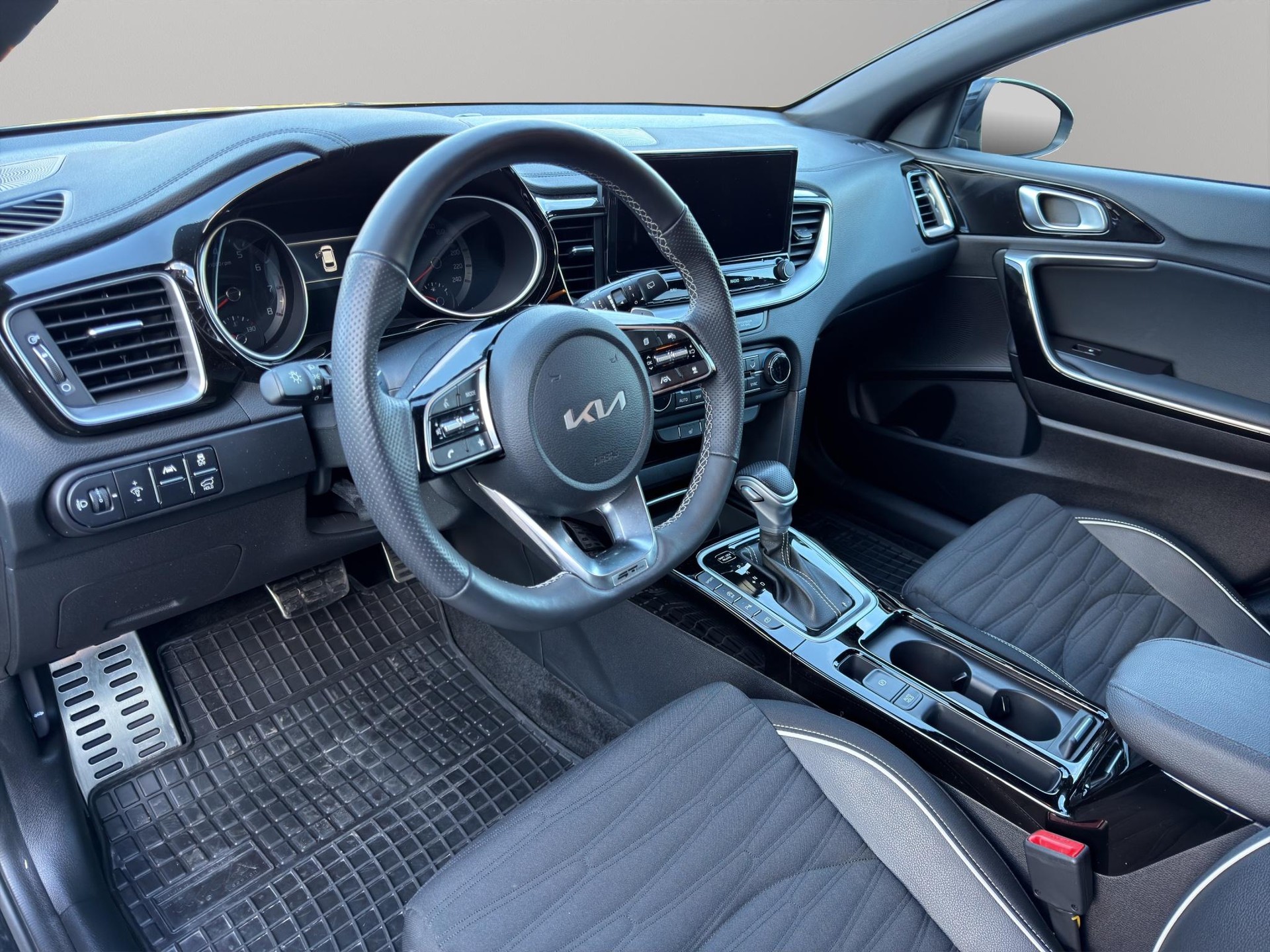 KIA ProCeed 1.5 T-GDi GT-Line-image-3