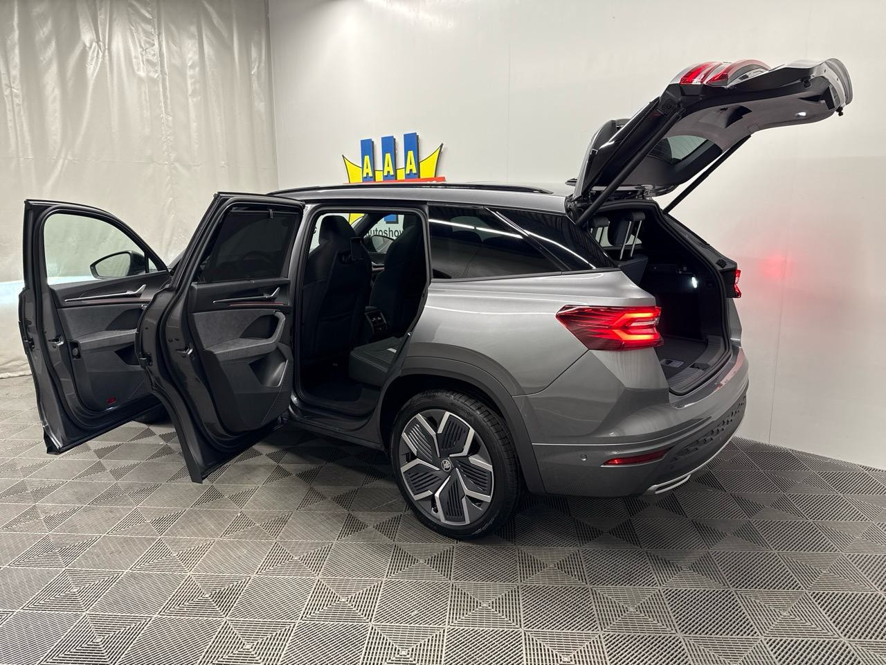 SKODA Kodiaq 1.5 TSI mHEV Sportline 7-Sitze-image-16