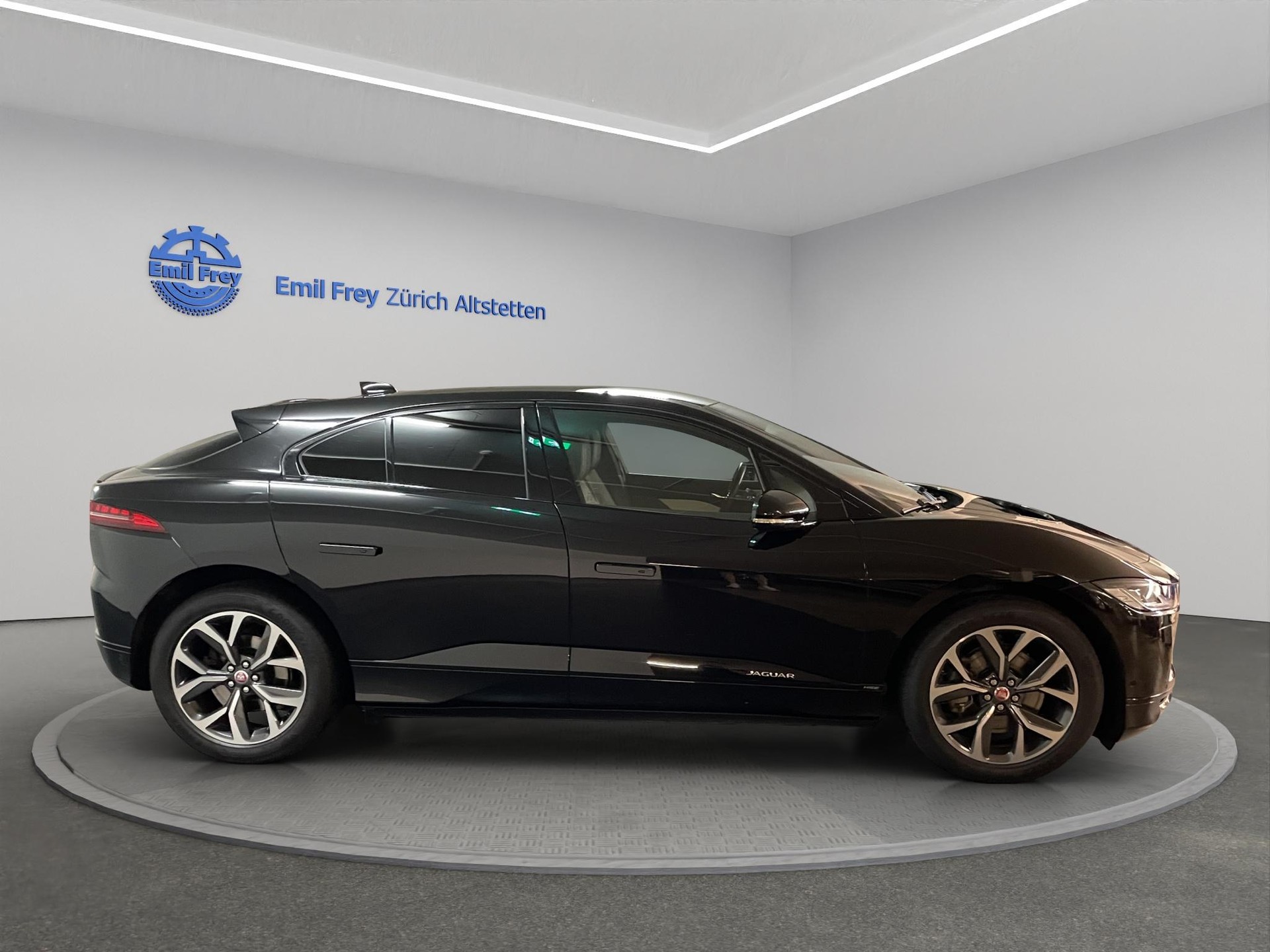 JAGUAR I-Pace EV400 HSE AWD-image-4
