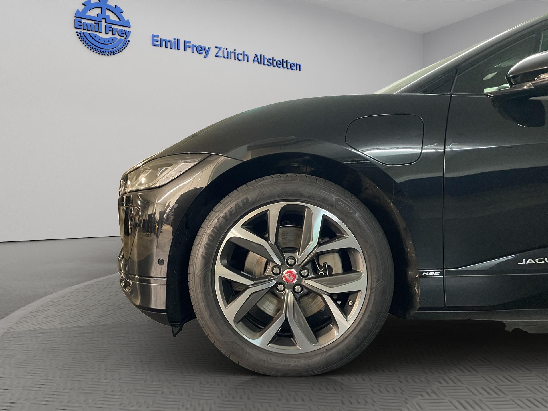 JAGUAR I-Pace EV400 HSE AWD-image-13