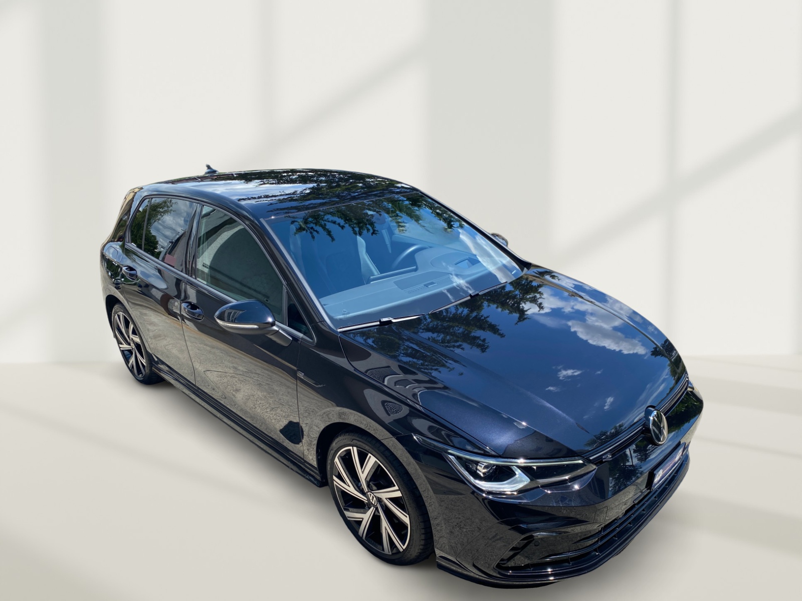 VW Golf 1.5 eTSI mHEV ACT R-Line 75 Edition DSG-showroom-element-3