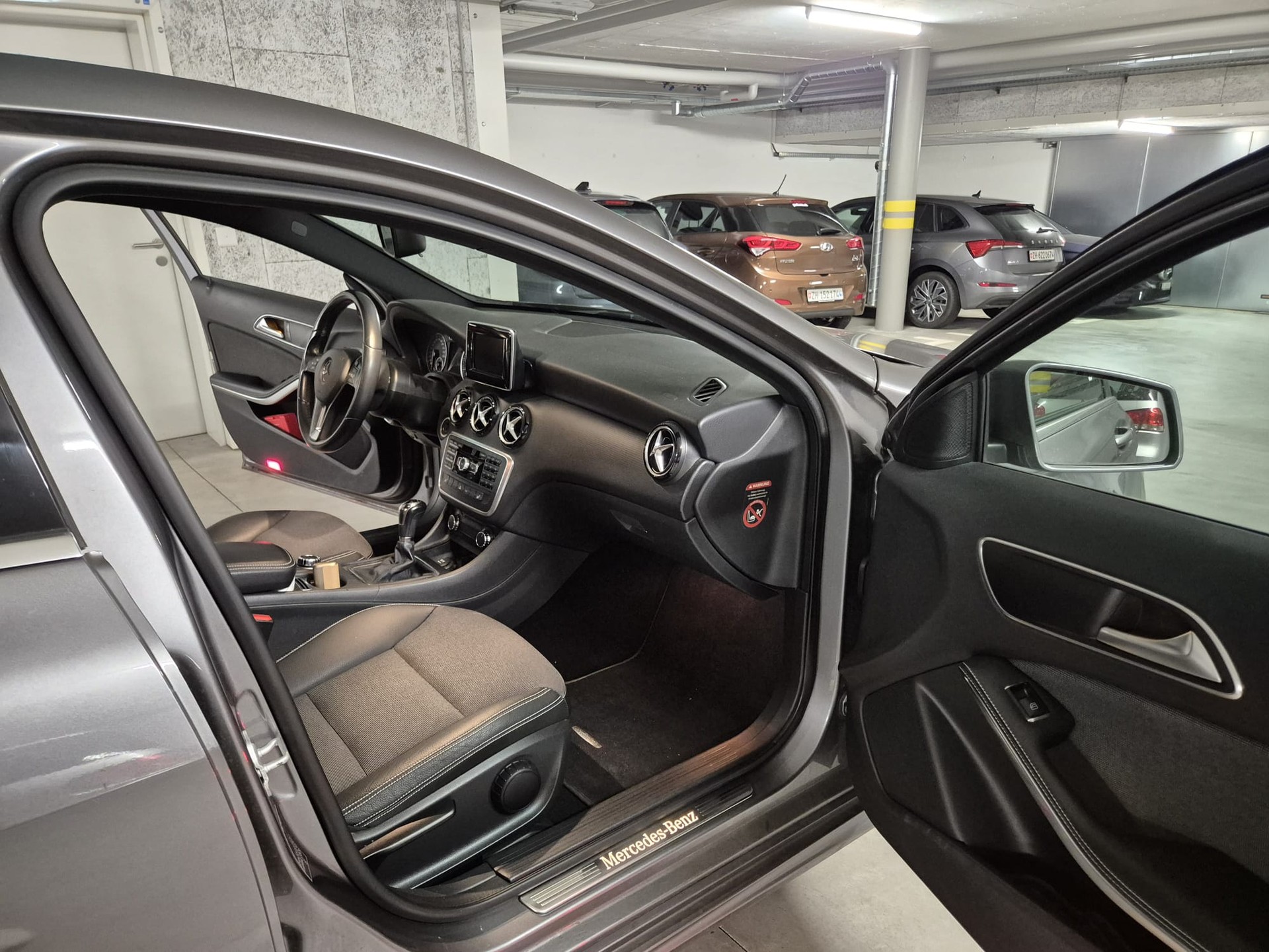 MERCEDES-BENZ A 180-image-5