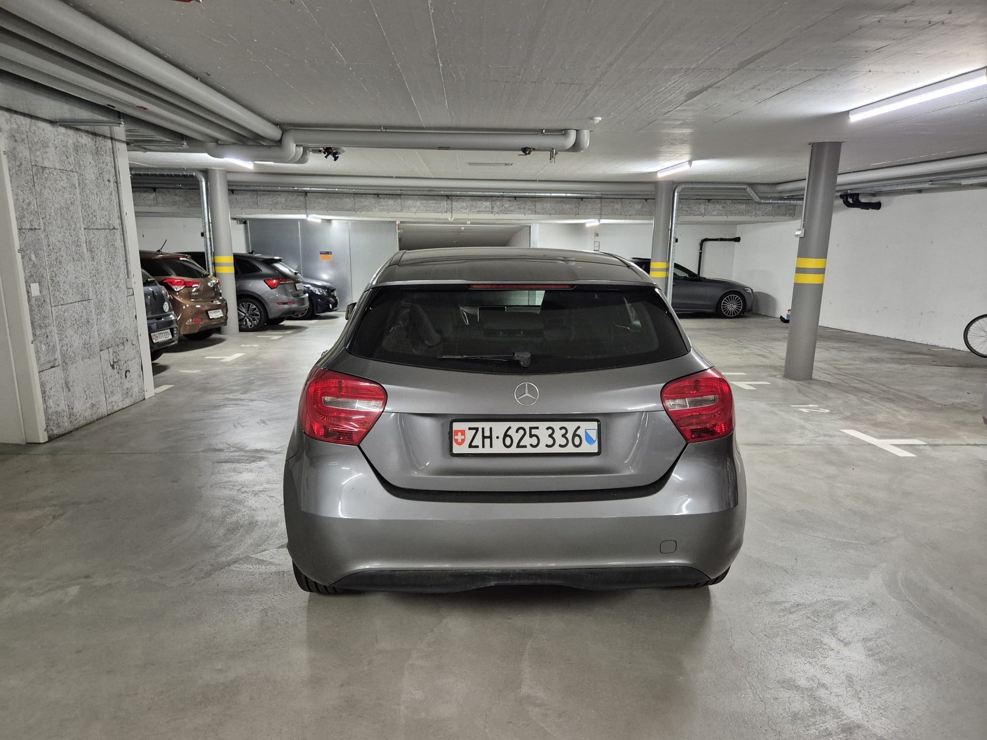 MERCEDES-BENZ A 180-image-2