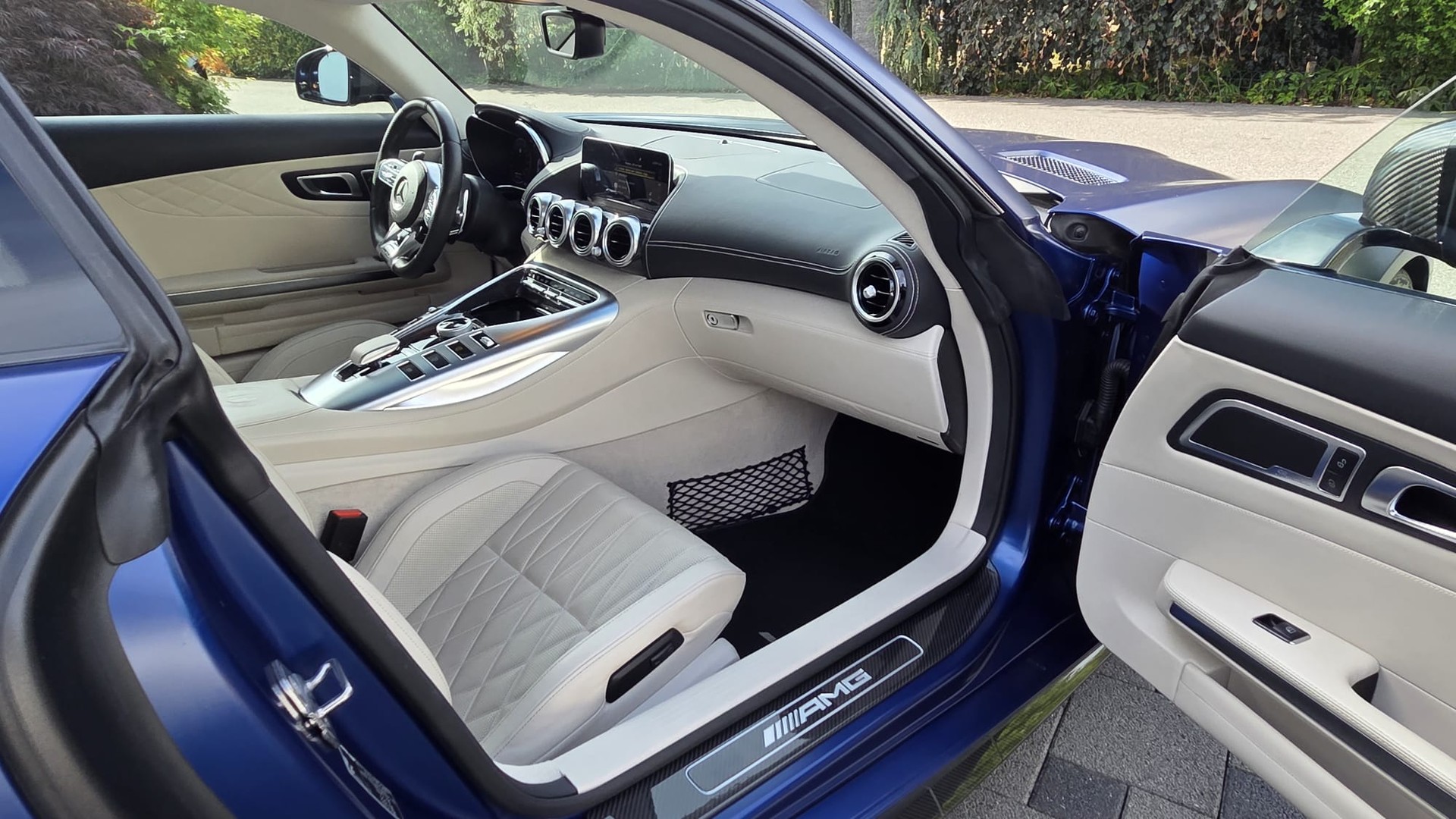 MERCEDES-BENZ AMG GT C-image-5