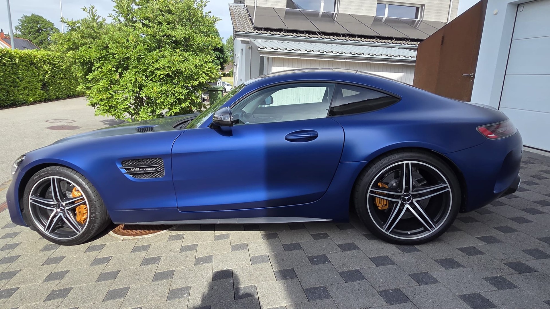 MERCEDES-BENZ AMG GT C-image-1