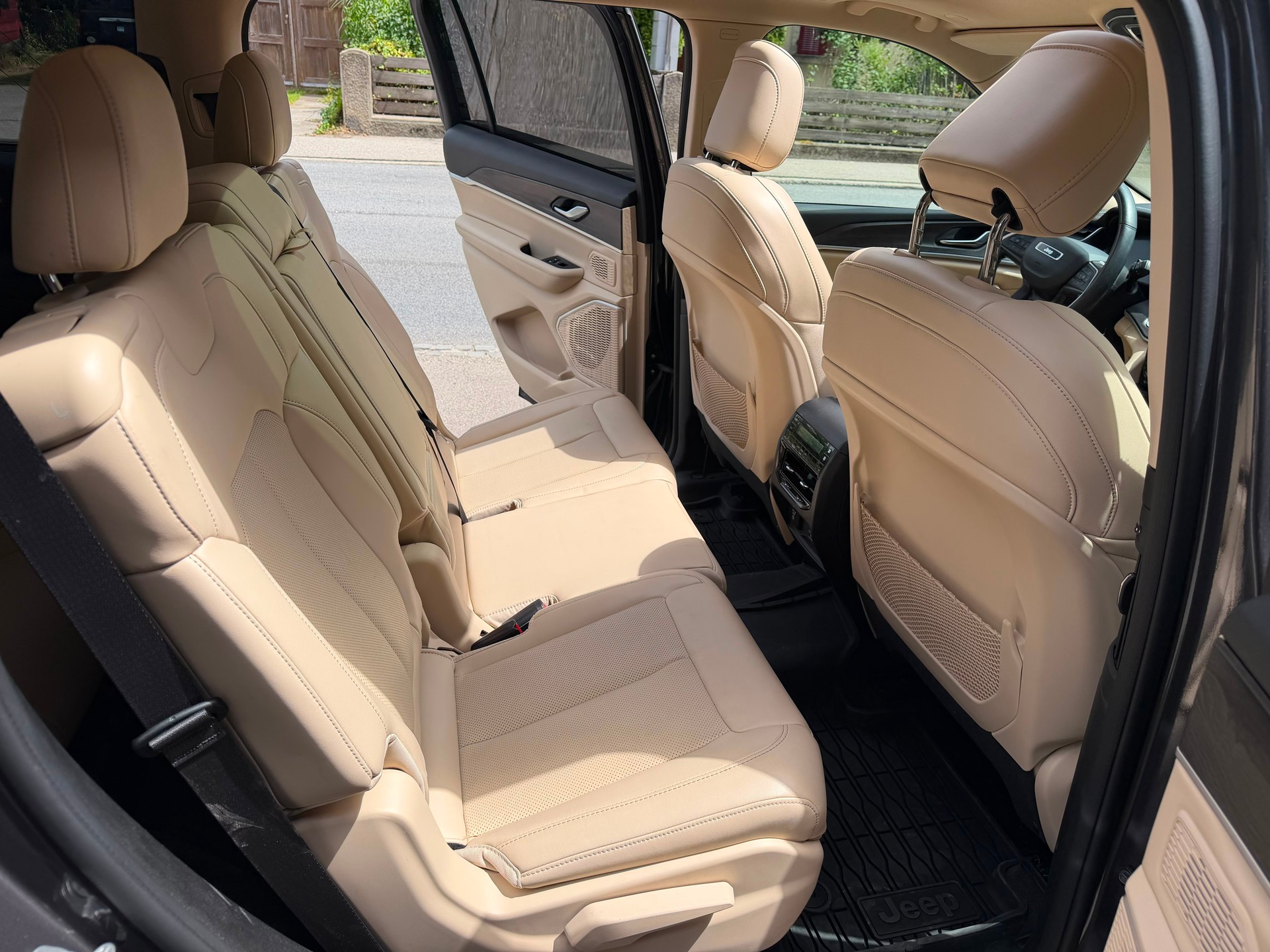 JEEP Limited L-image-10