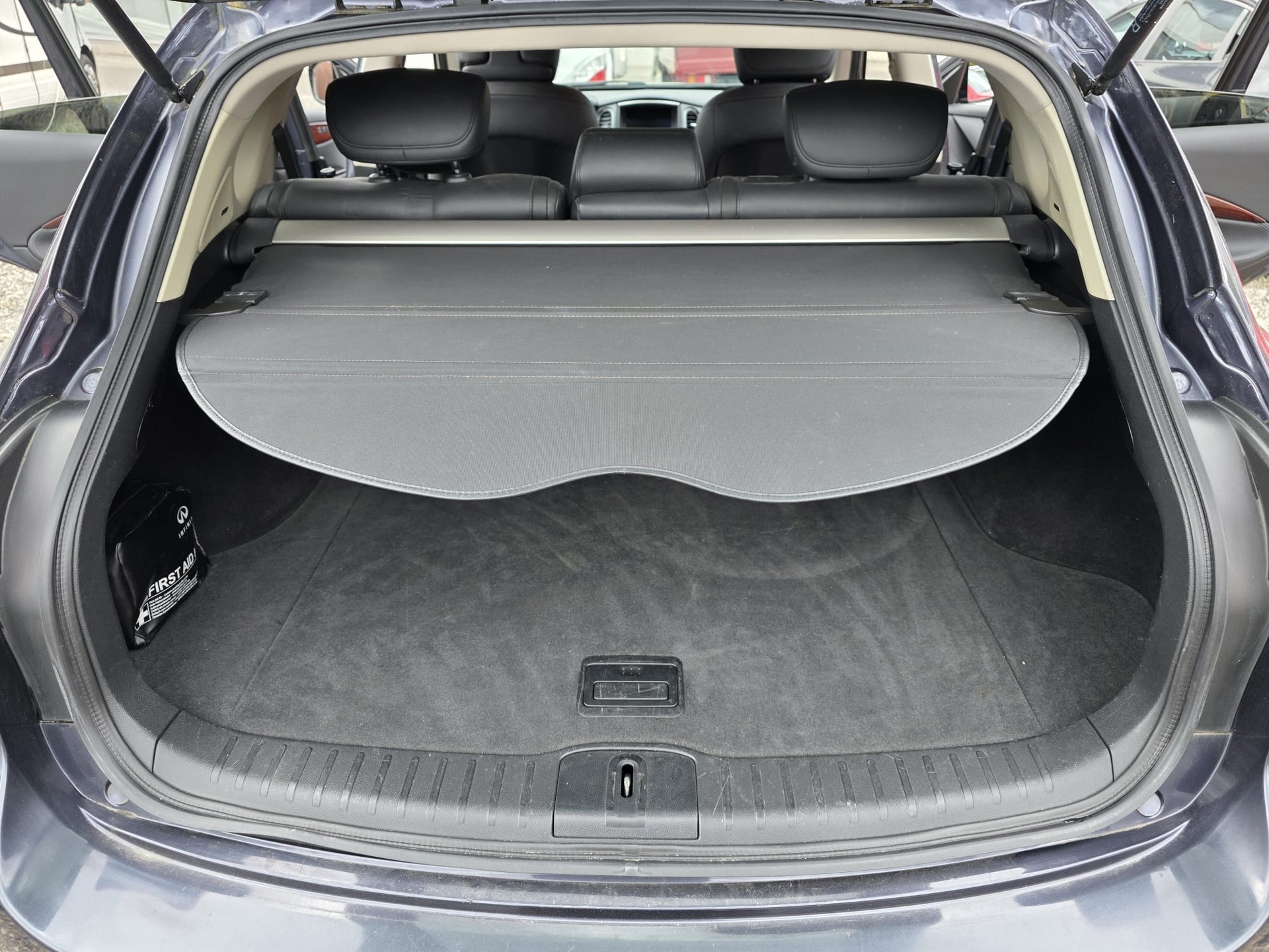INFINITI EX37 GT AWD Automatic-image-12