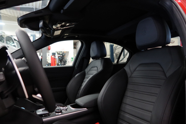 ALFA ROMEO Giulia 2.0 Veloce PremSky-image-7